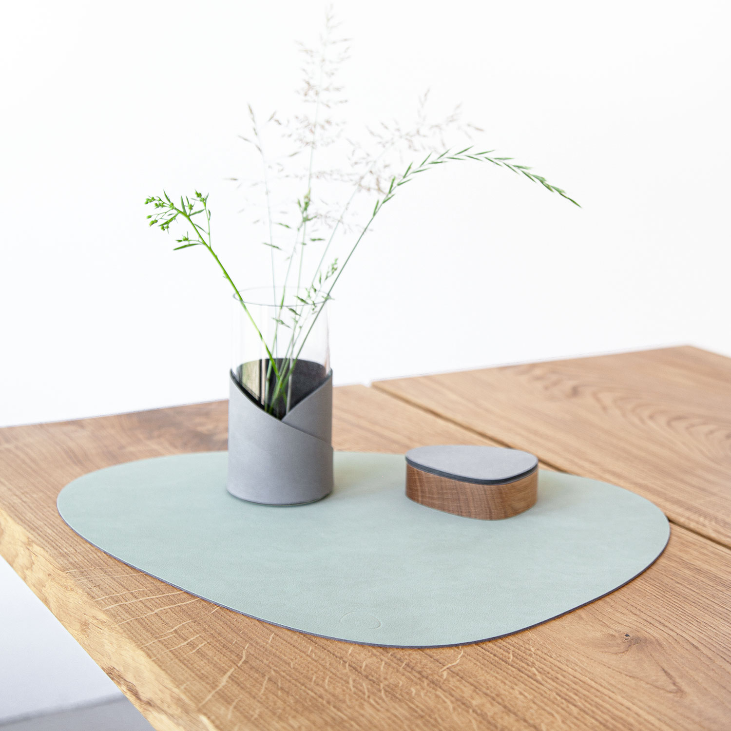 lind dna Table Mat Curve L nupo olive green tisch 61253