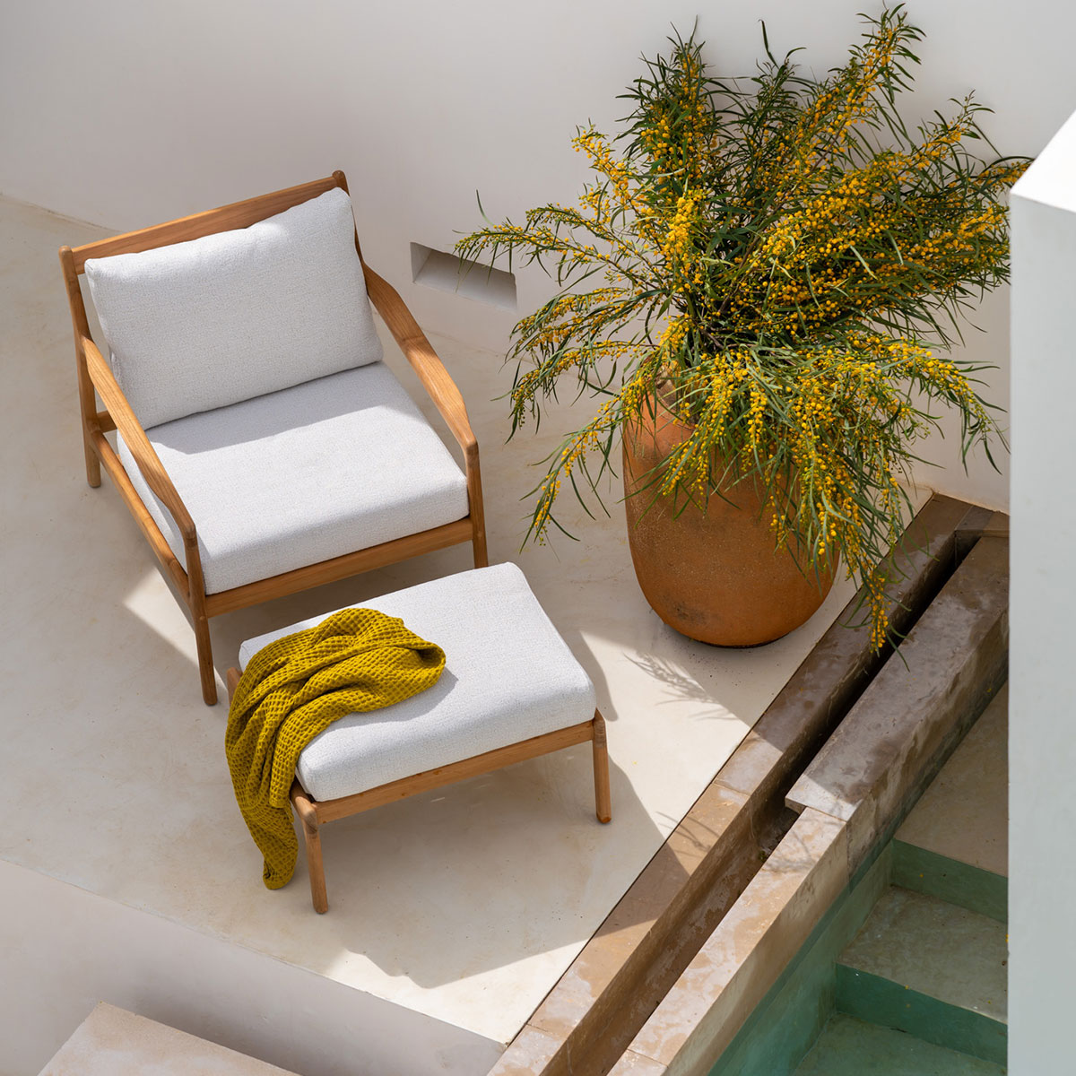 ethnicraft 10110248 lifestyle fuhocker oben loungesessel 85623