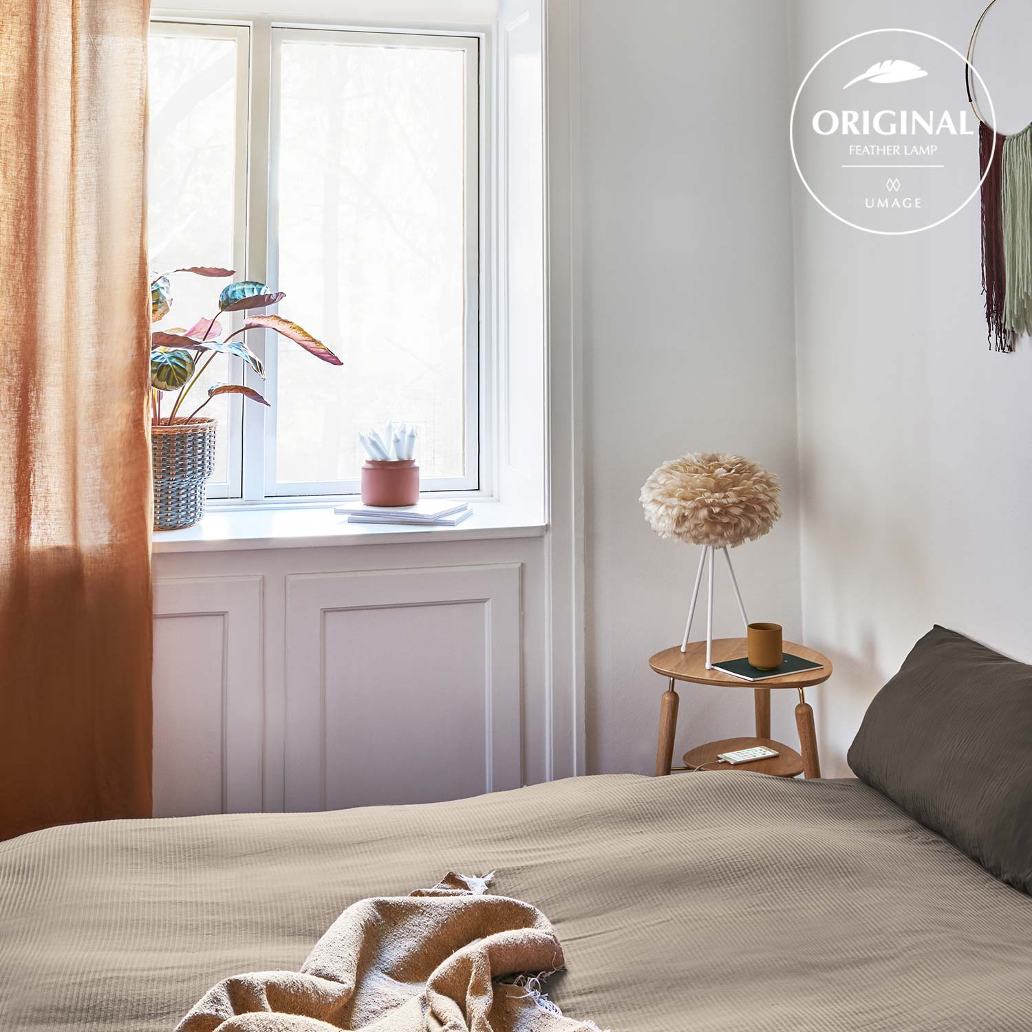 eos tripod light brown umage 75725