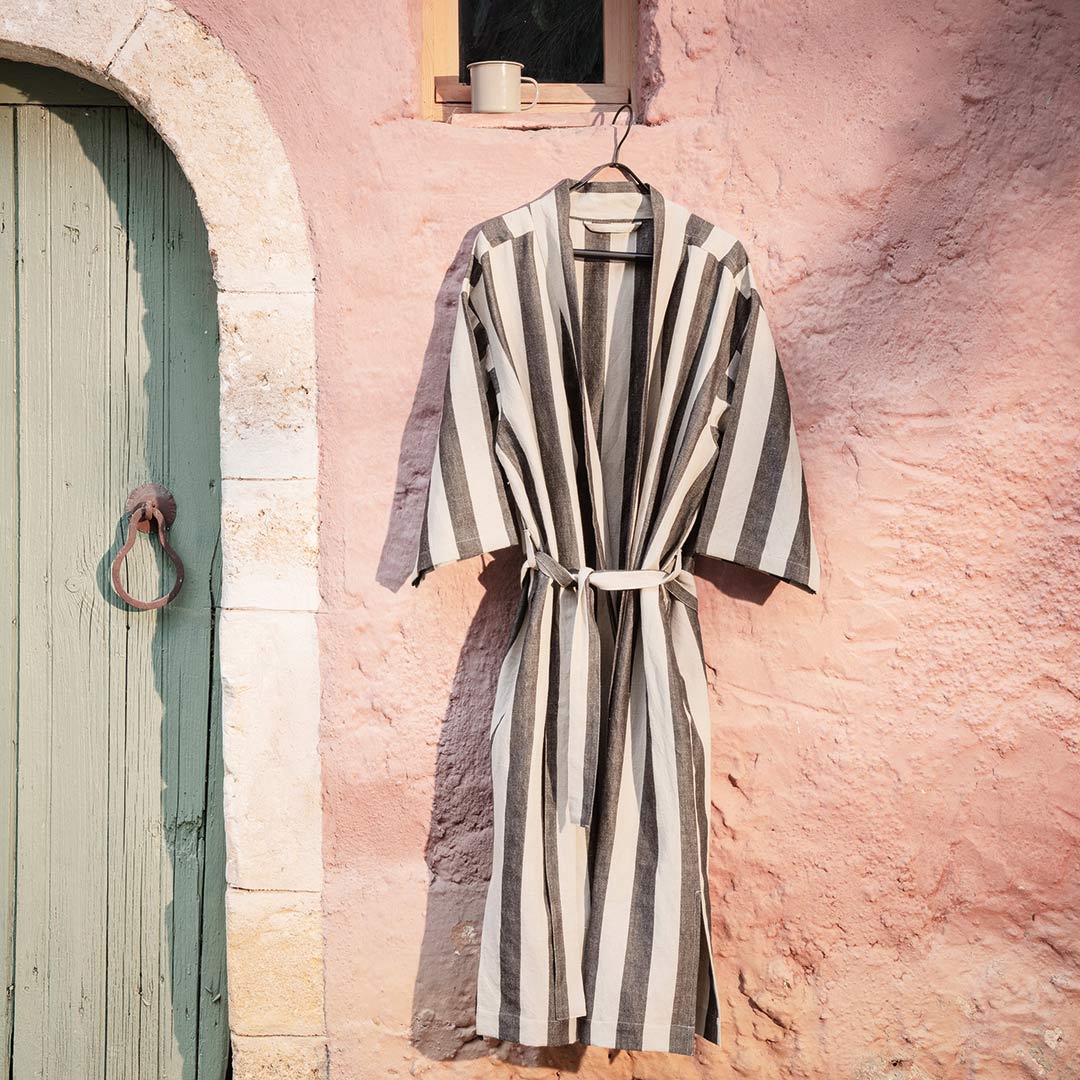 ferm living field robe sand black garten 81331