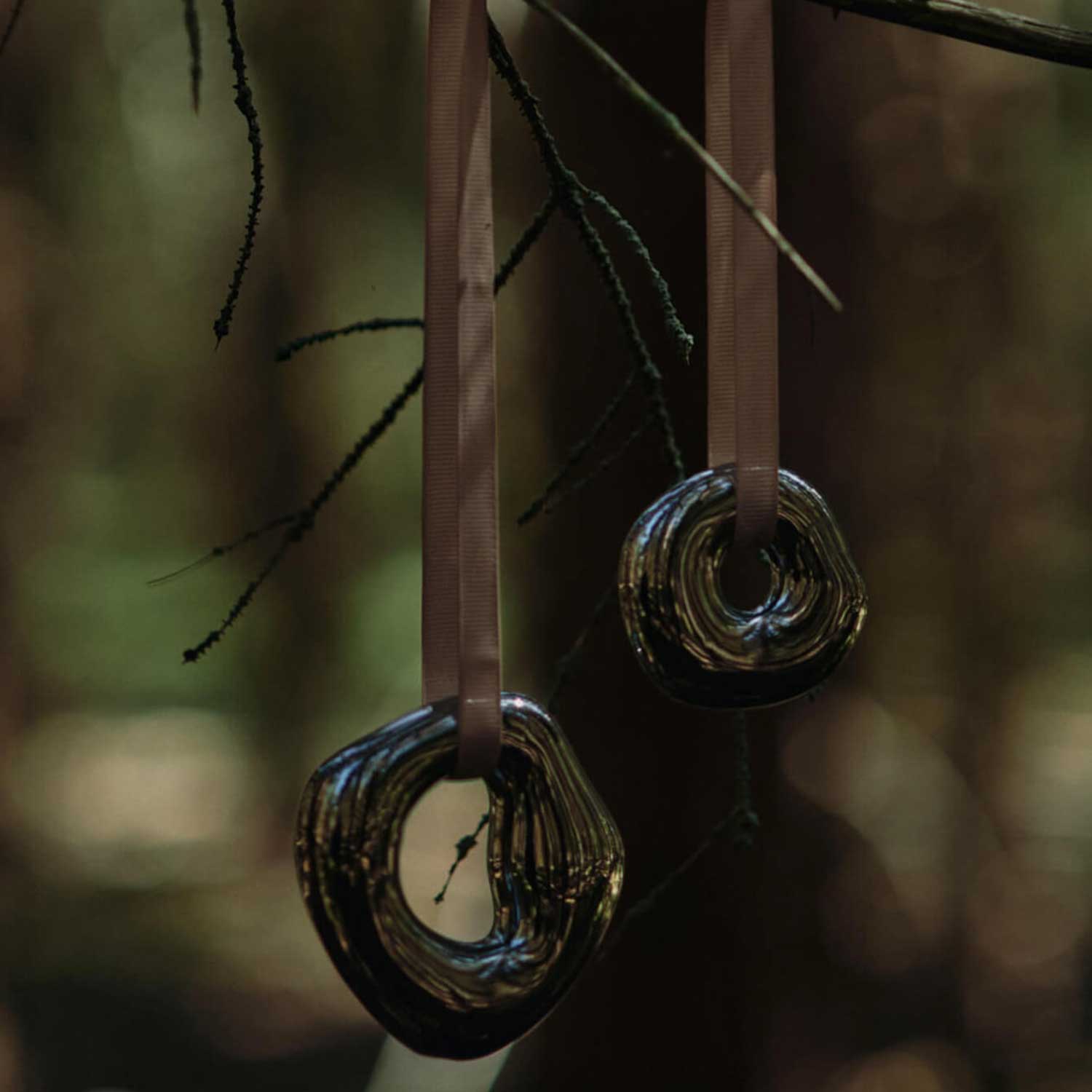 Ferm Living - Orrith Ornamente 2er-Set silber