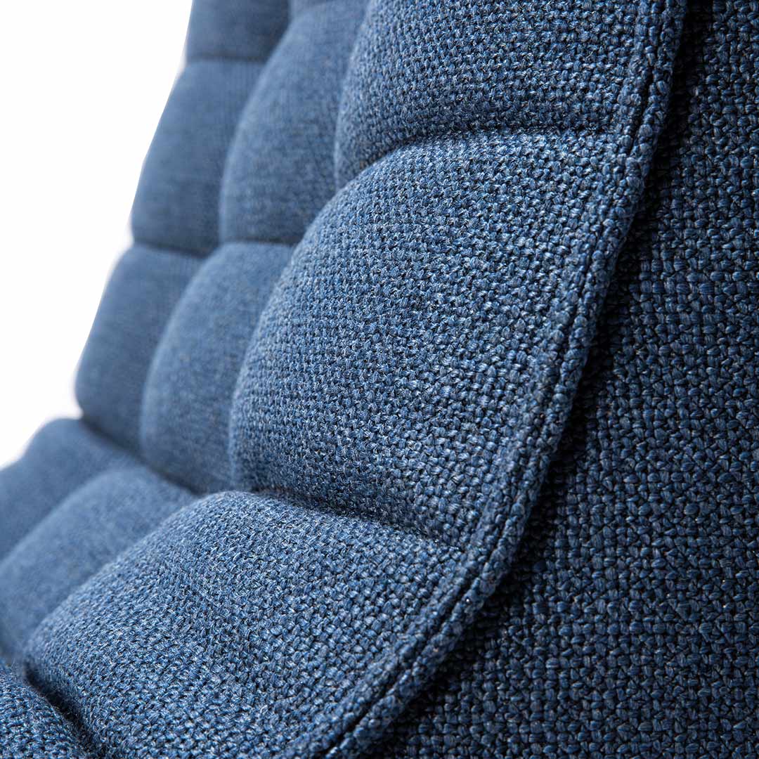 ethnicraft n701 sofa blau einsitzer close up stoff 84031