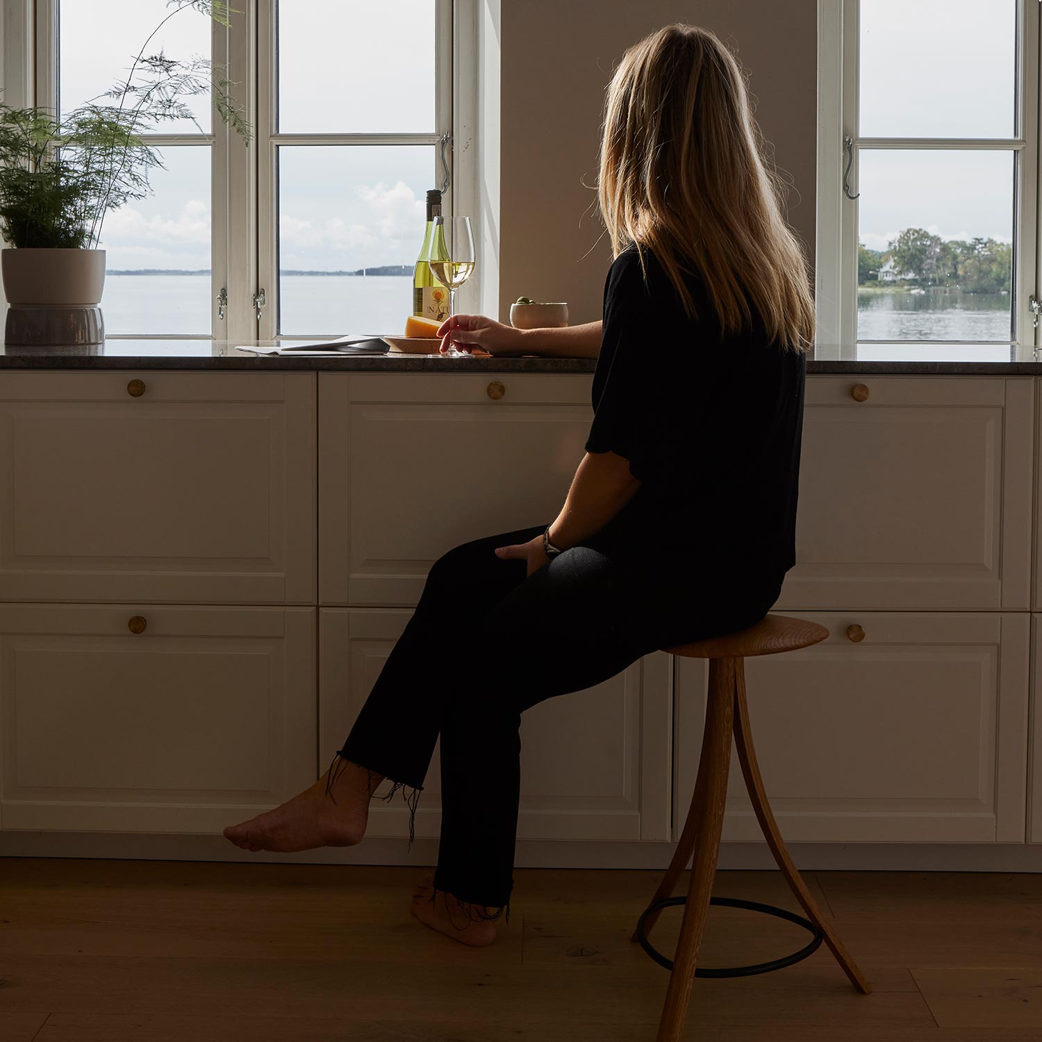 Ro Collection - Clover Hocker oak oil/black