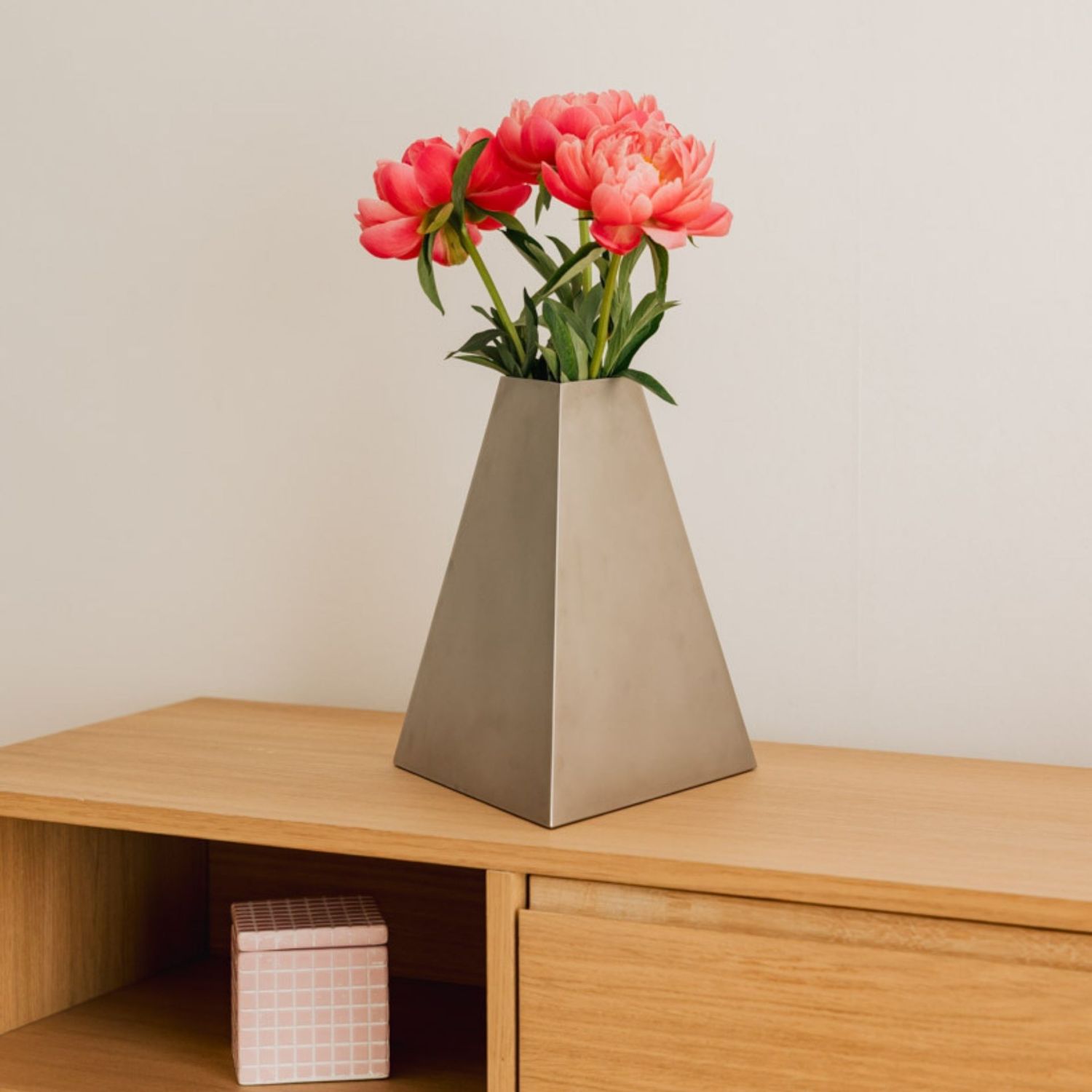 Metallbude - Raw V Vase edelstahl