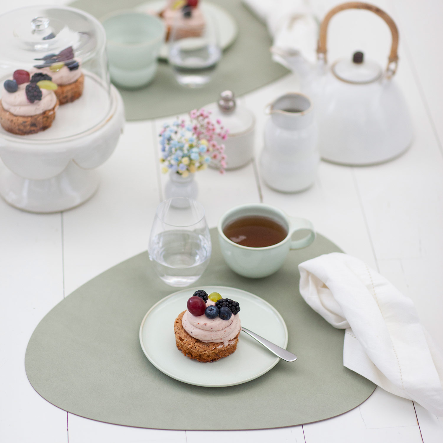 lind dna Table Mat Curve L nupo olive green sweets 61252