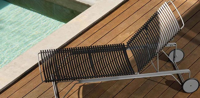 HOUE Neuheiten Click Liege verstellbar in dunkel am Pool