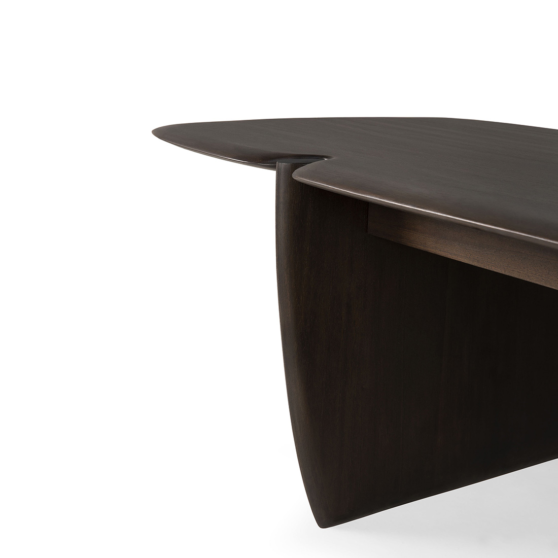 pi couchtisch freisteller mahagoni close up 88885