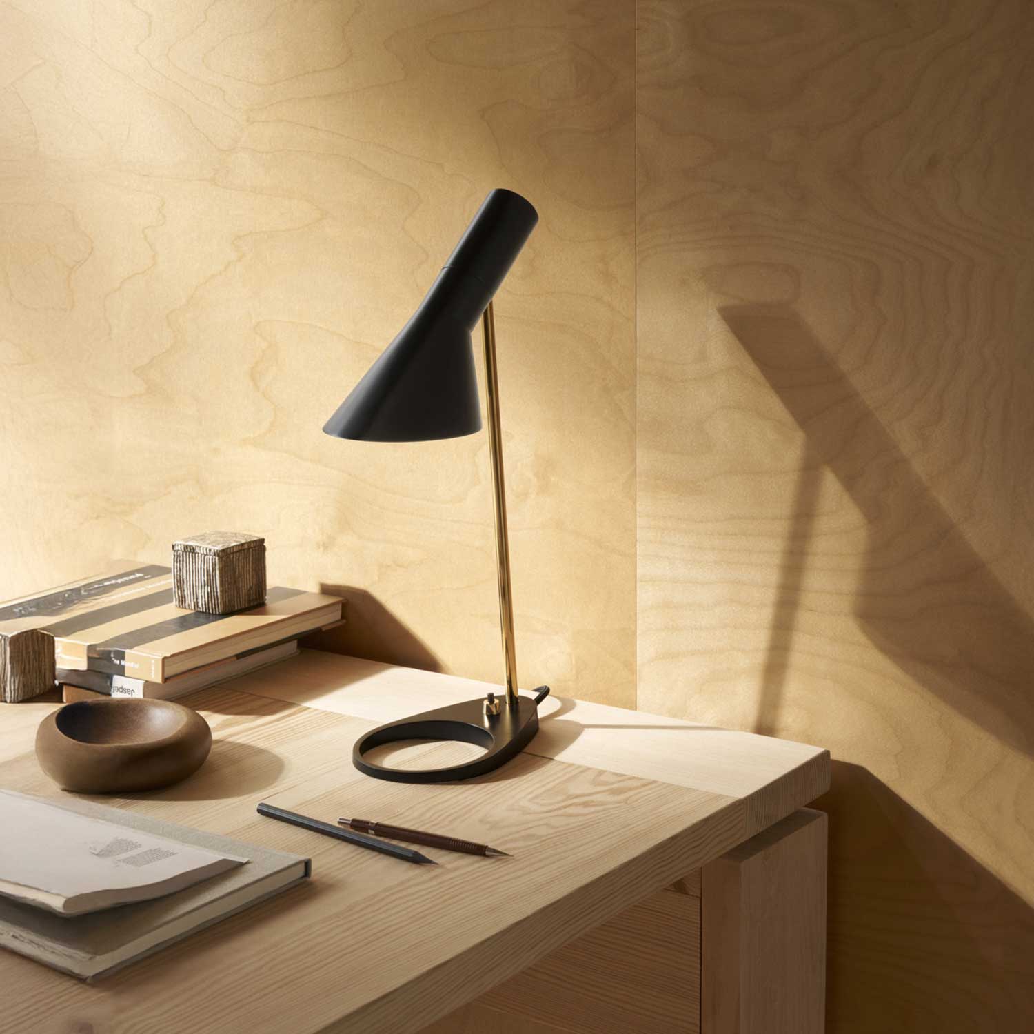 Louis Poulsen - AJ Mini Tischleuchte Edelstahl poliert