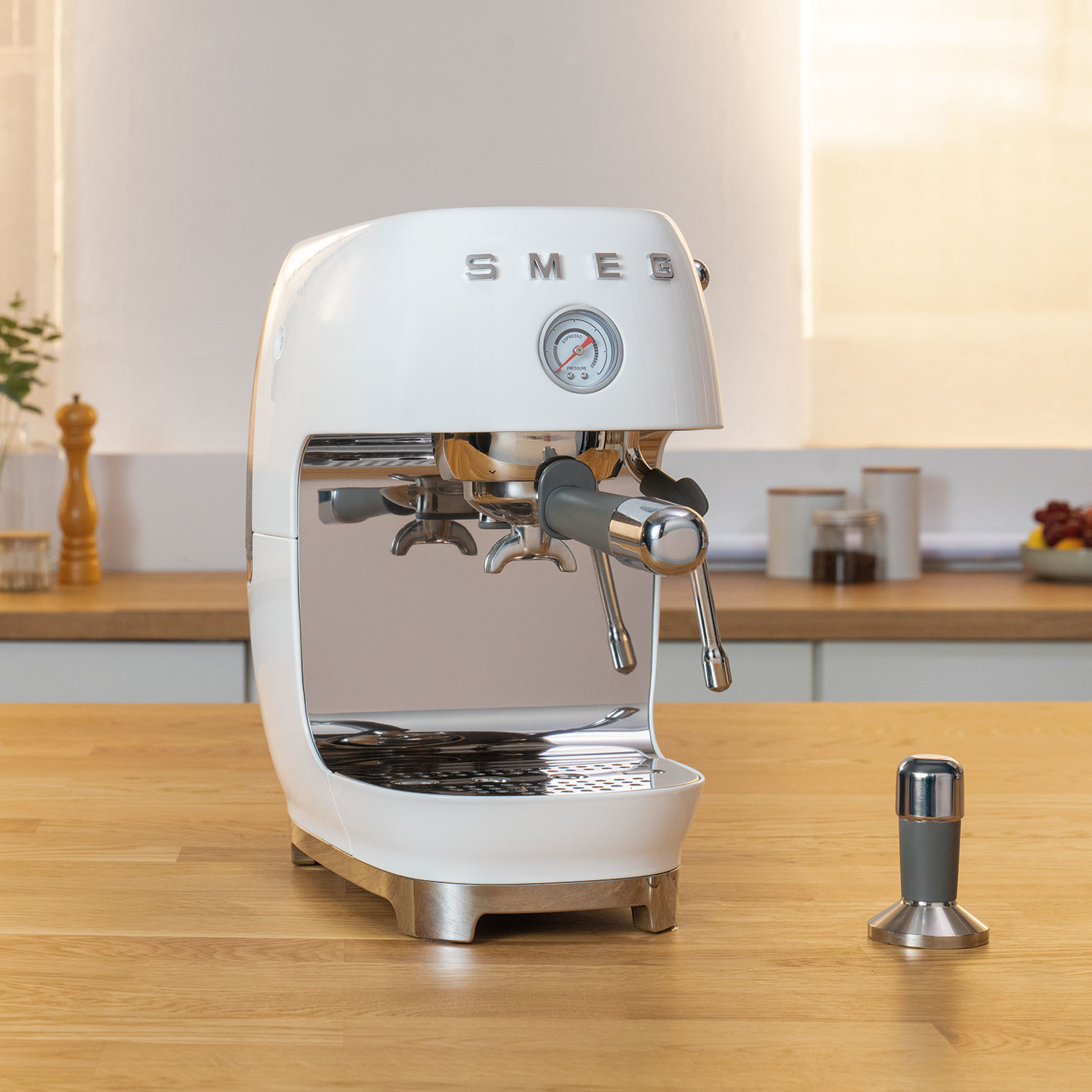 SMEG - Premium-Siebträger-Espressomaschine ECF03 schwarz