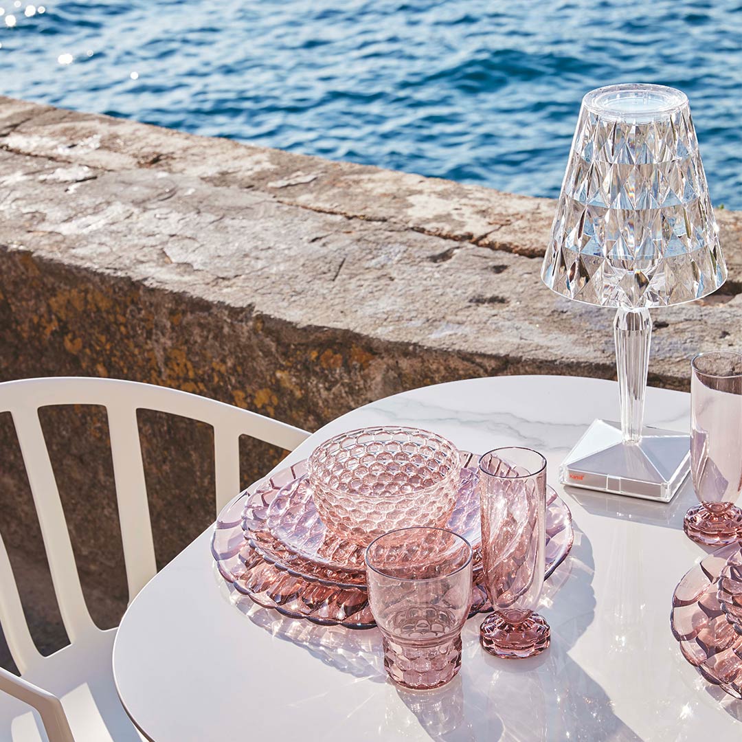 kartell battery tischleuchte transparent 73580