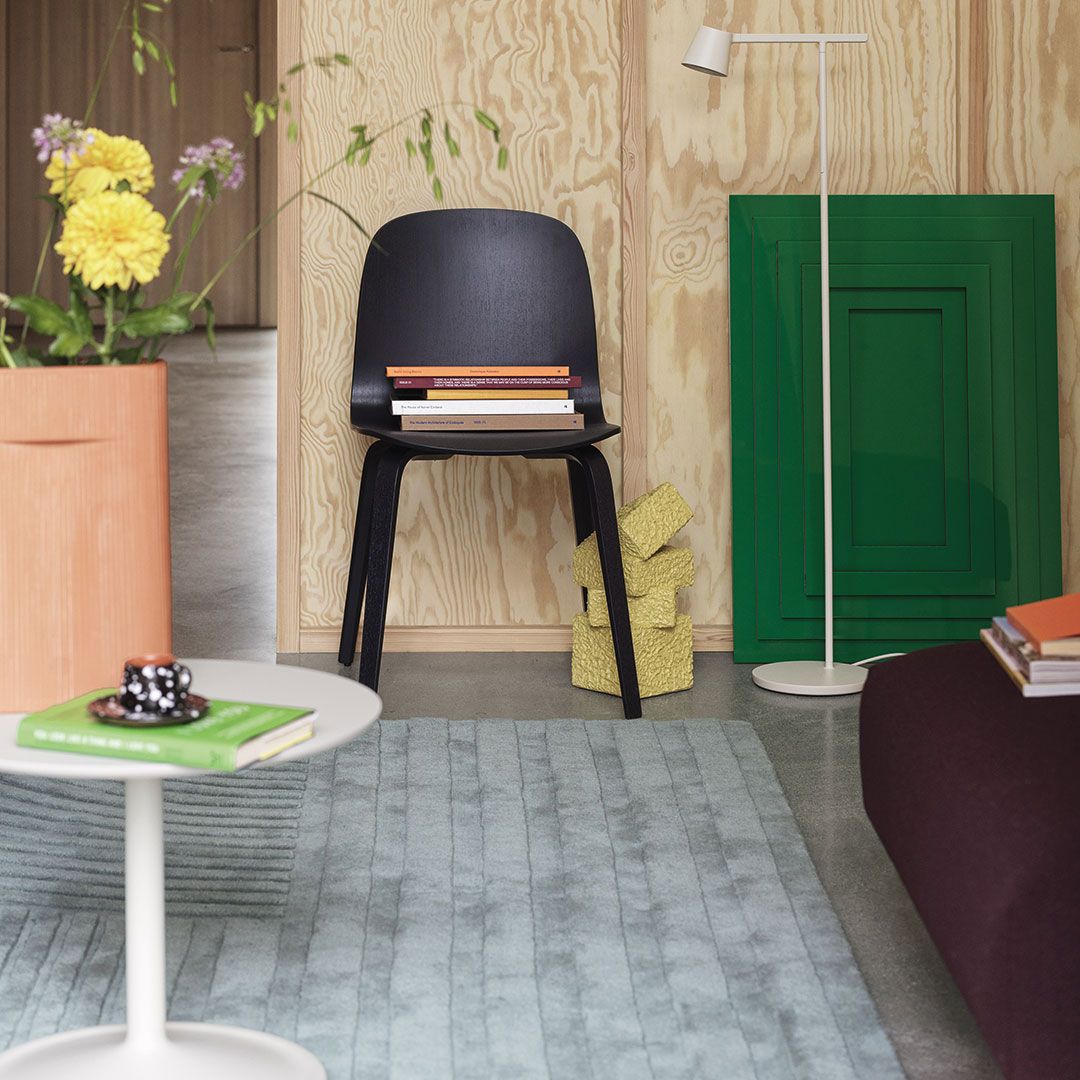 muuto relevo teppich salbei grn ambiente close up wohnzimmer 84717