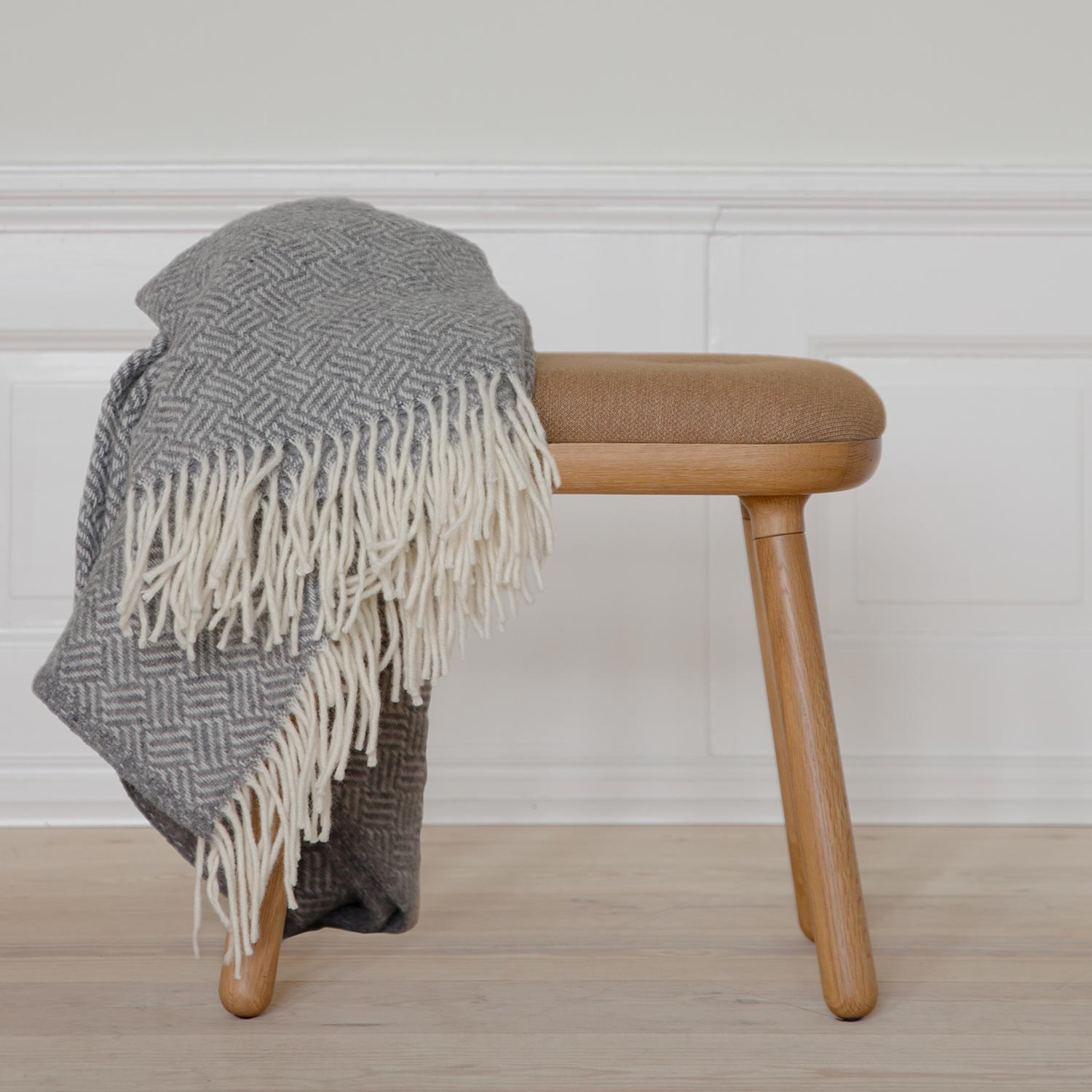 UMAGE paff hocker hoch oak sugar brown mit decke 102870