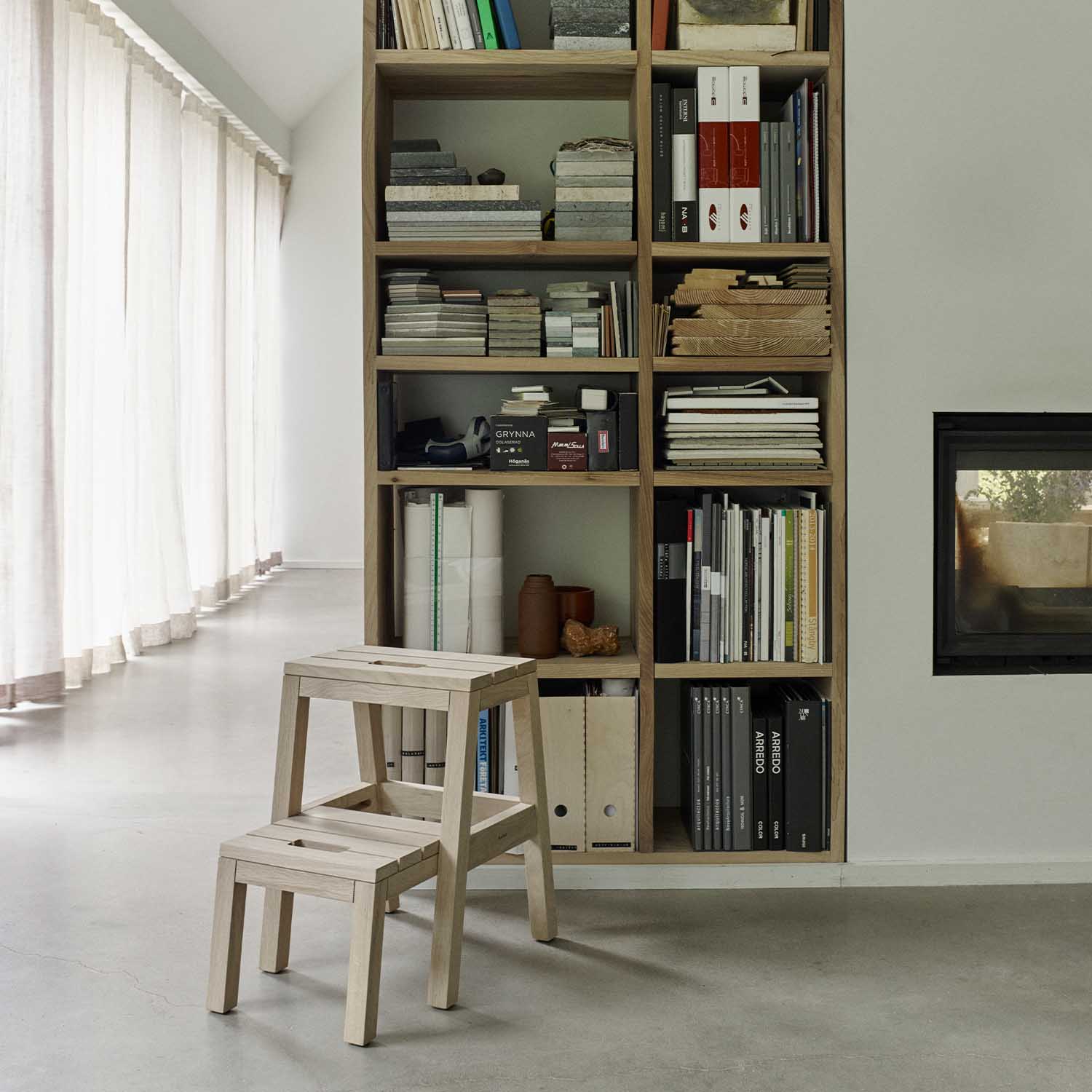 S1600536 Dania Step Ladder, Oak 05 M