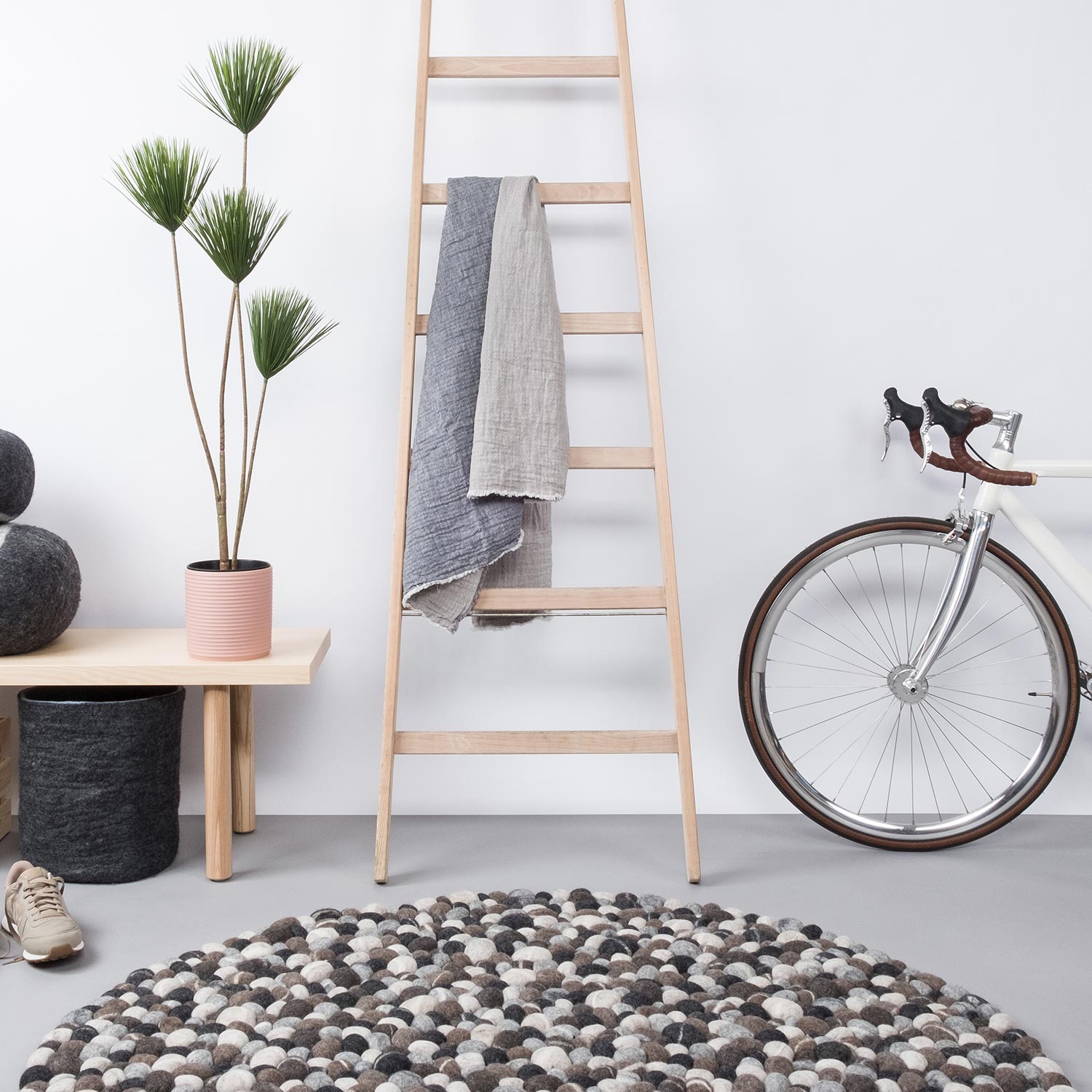 hardy filzkugelteppich rund steinoptik  myfelt fahrrad 52010