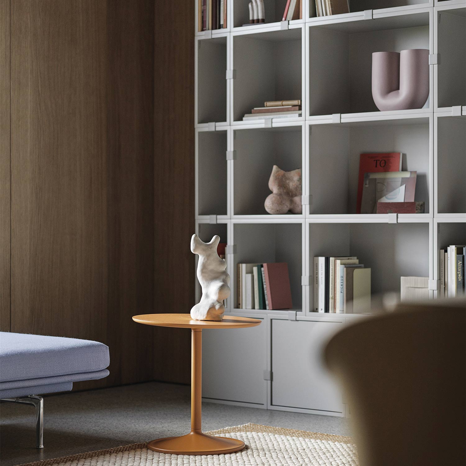 muuto stacked regal kink vase 79943