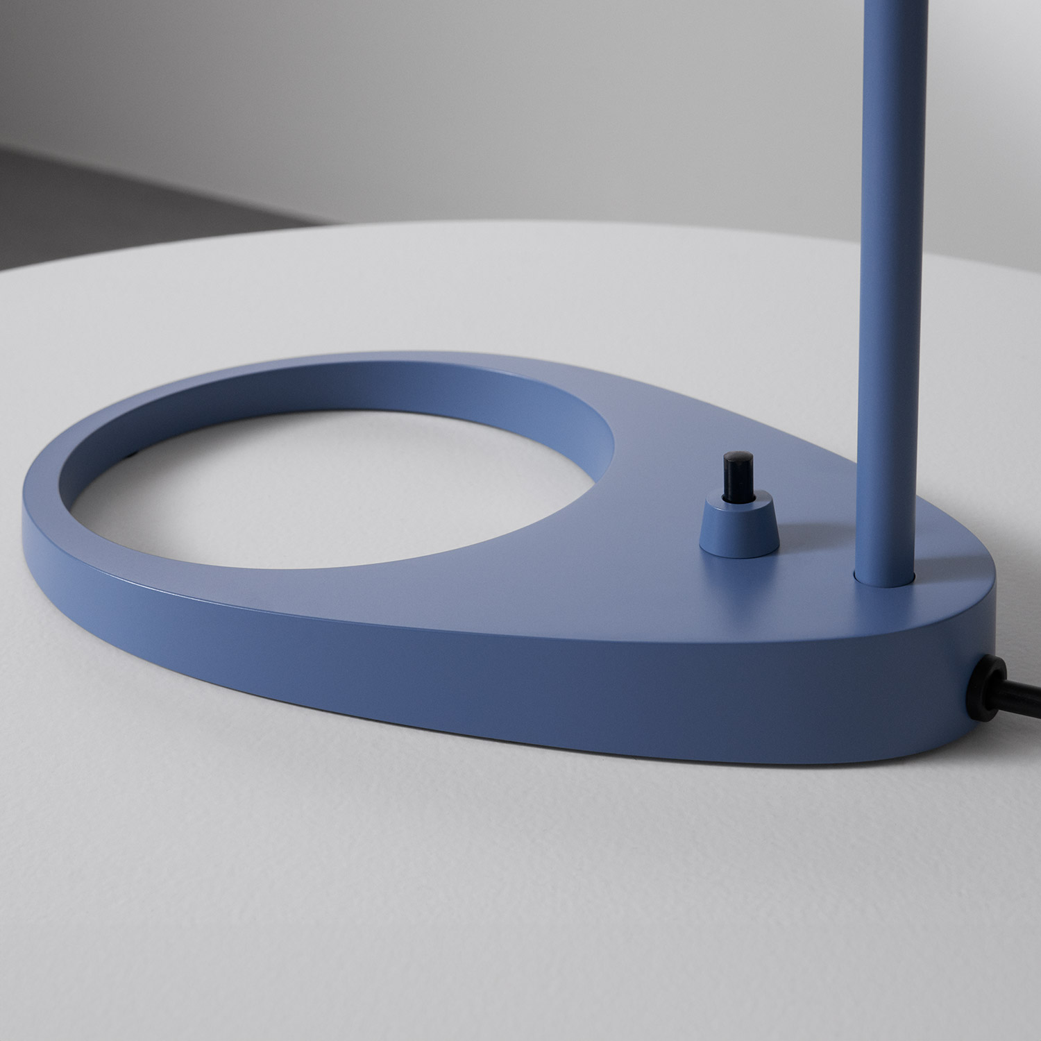 Louis Poulsen AJ Tischleuchte Dusty Blue detail 106052