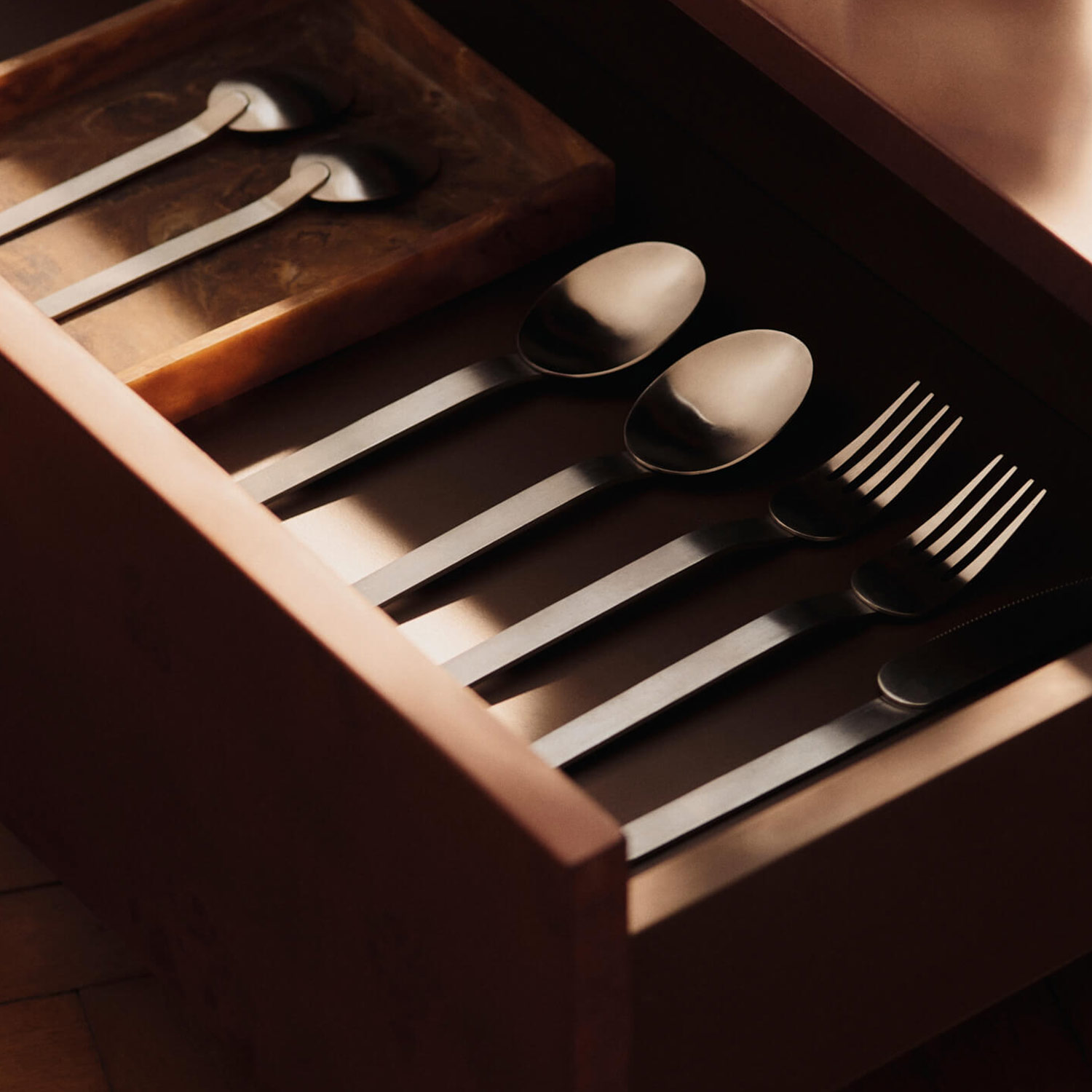 Ferm Living - Burl Couchtisch mit Aufbewahrung natural