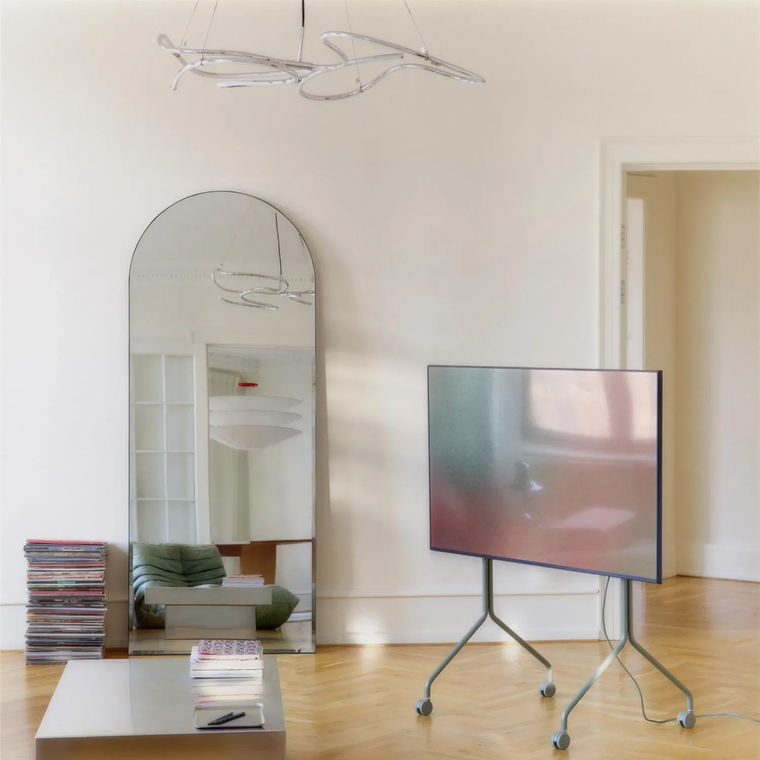 Pedestal - Moon Tall TV-Ständer chrome