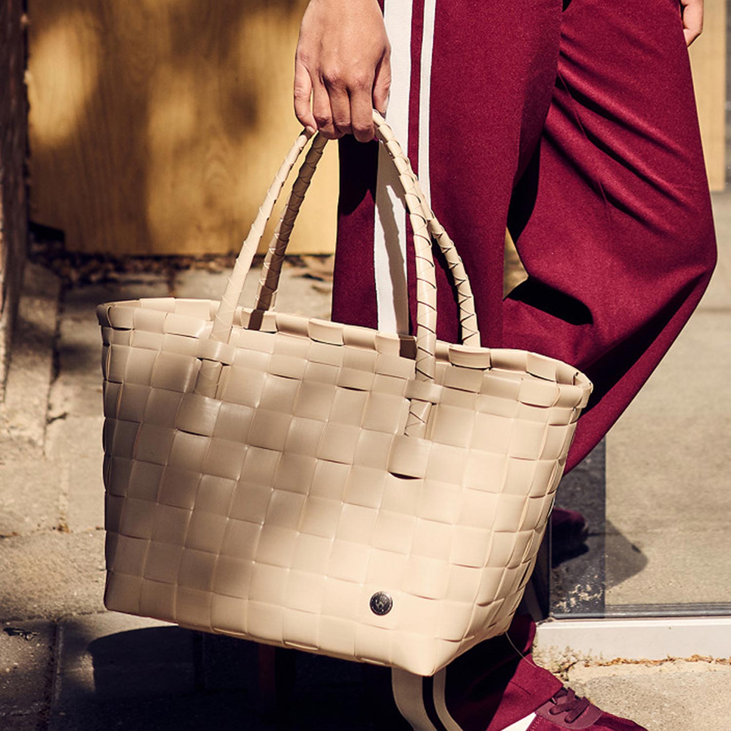 Handed By - Paris Shopper pale grey