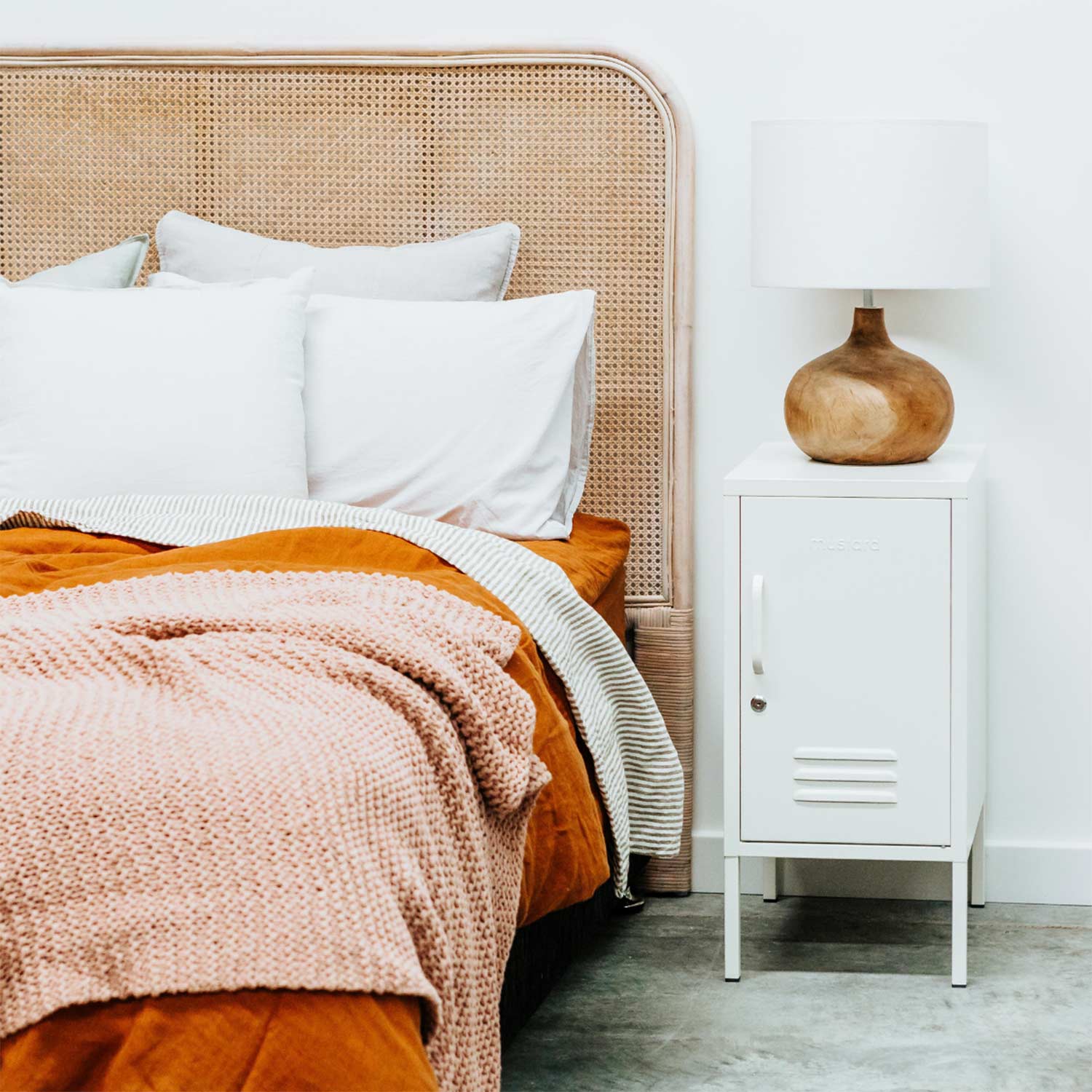 mustard made the shorty white bett lampe 96495