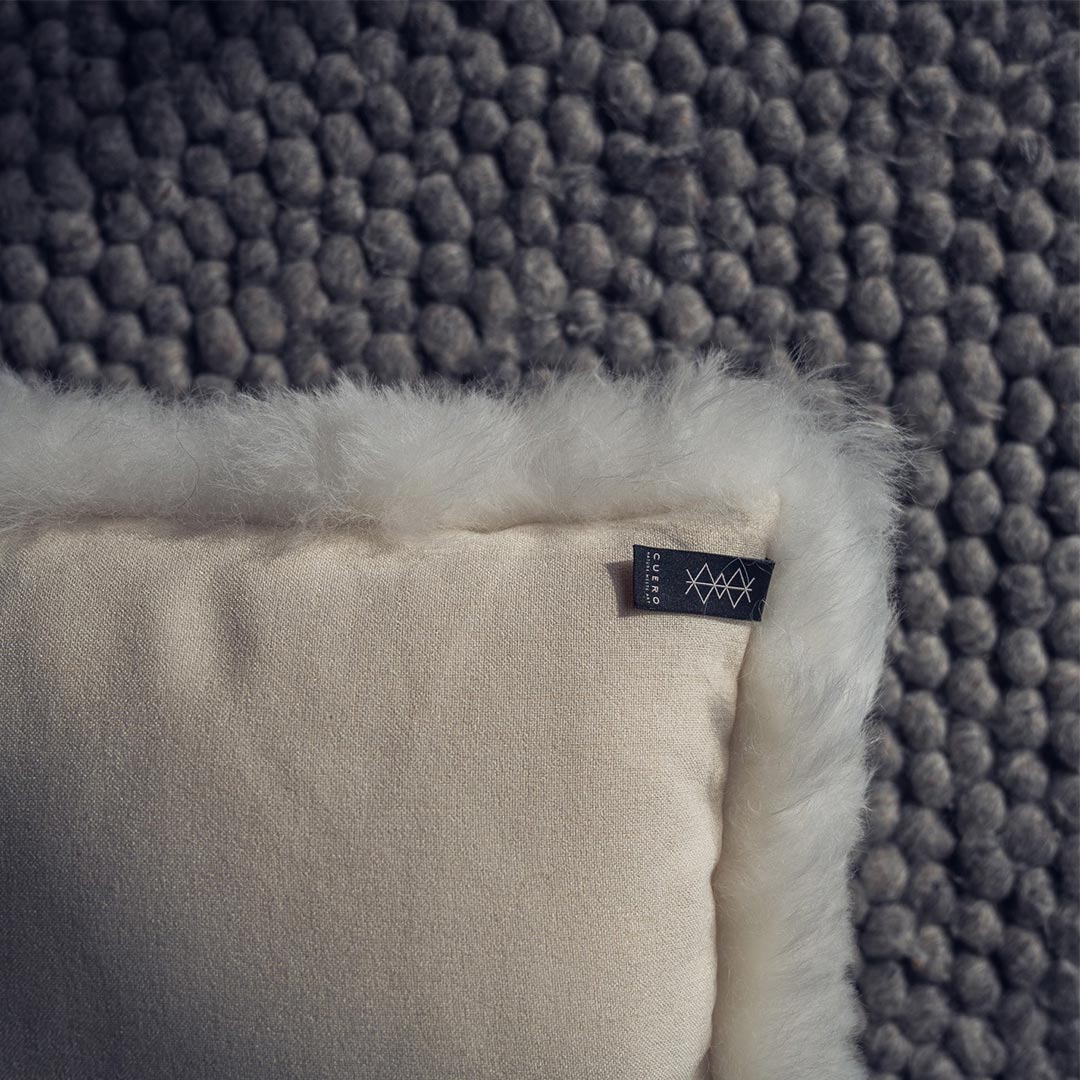 cuero lampskin shorn kissen weiss 76310