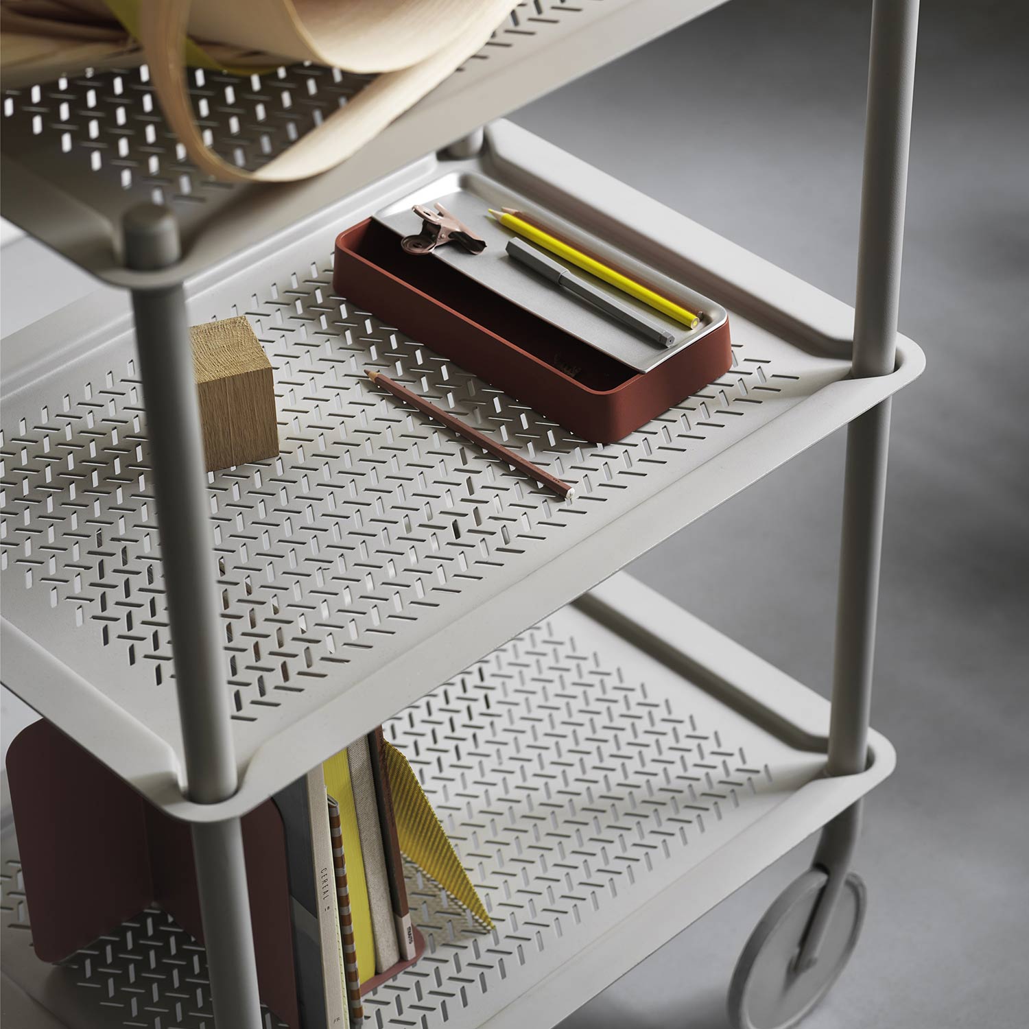 muuto flow trolley grau 65275