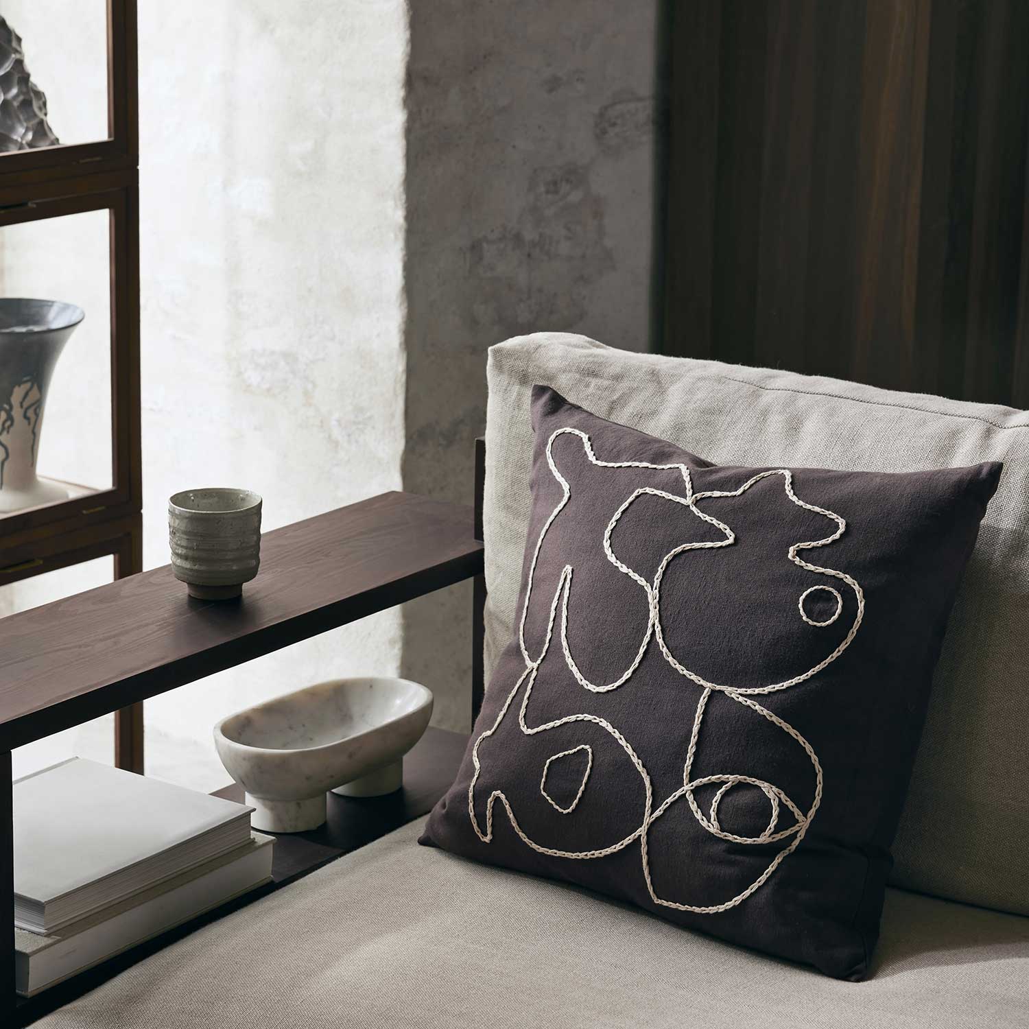 ferm living figure kissen coffee sand sessel 96251