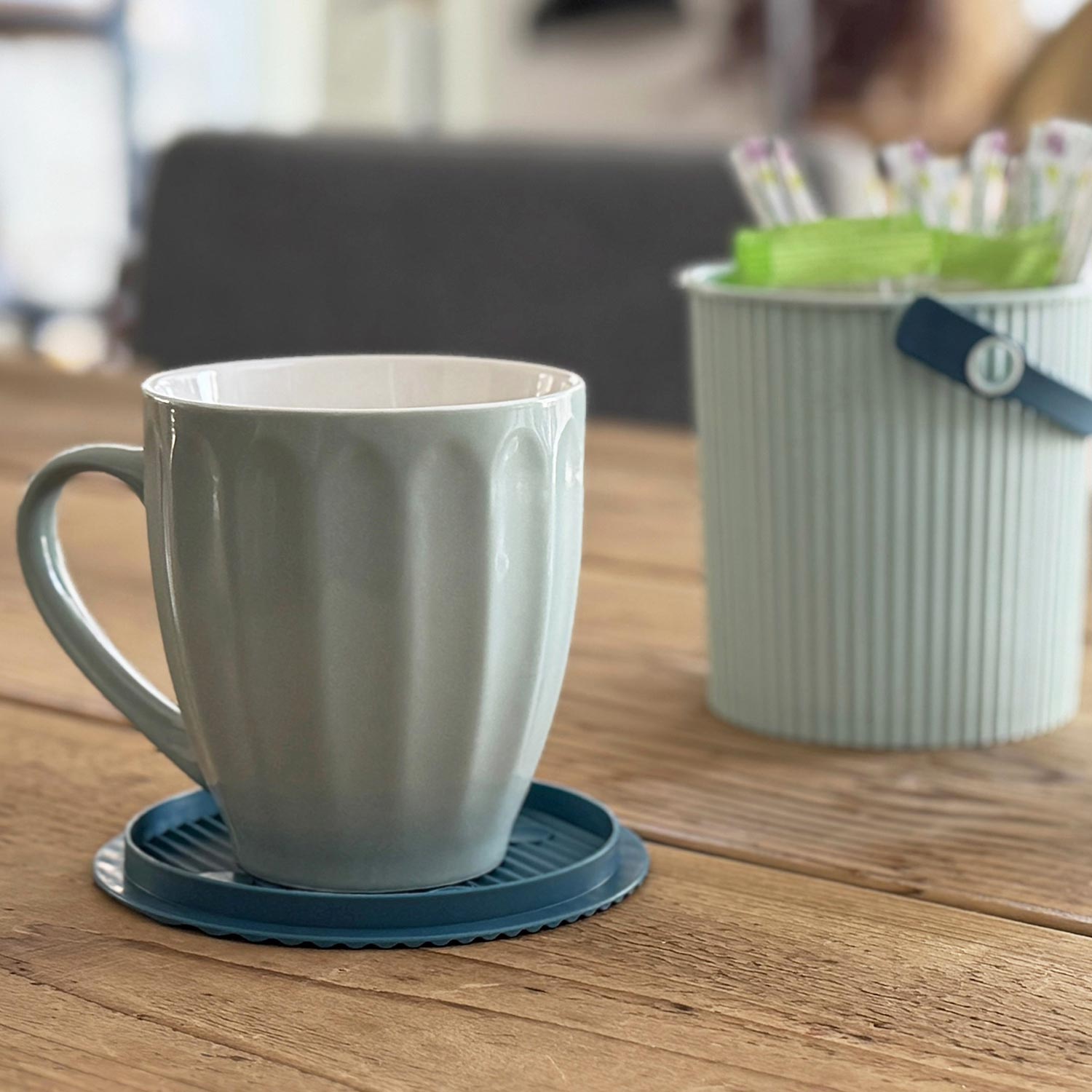 Hachiman - Omnioutil Eimer mit Deckel 0,7 l purple