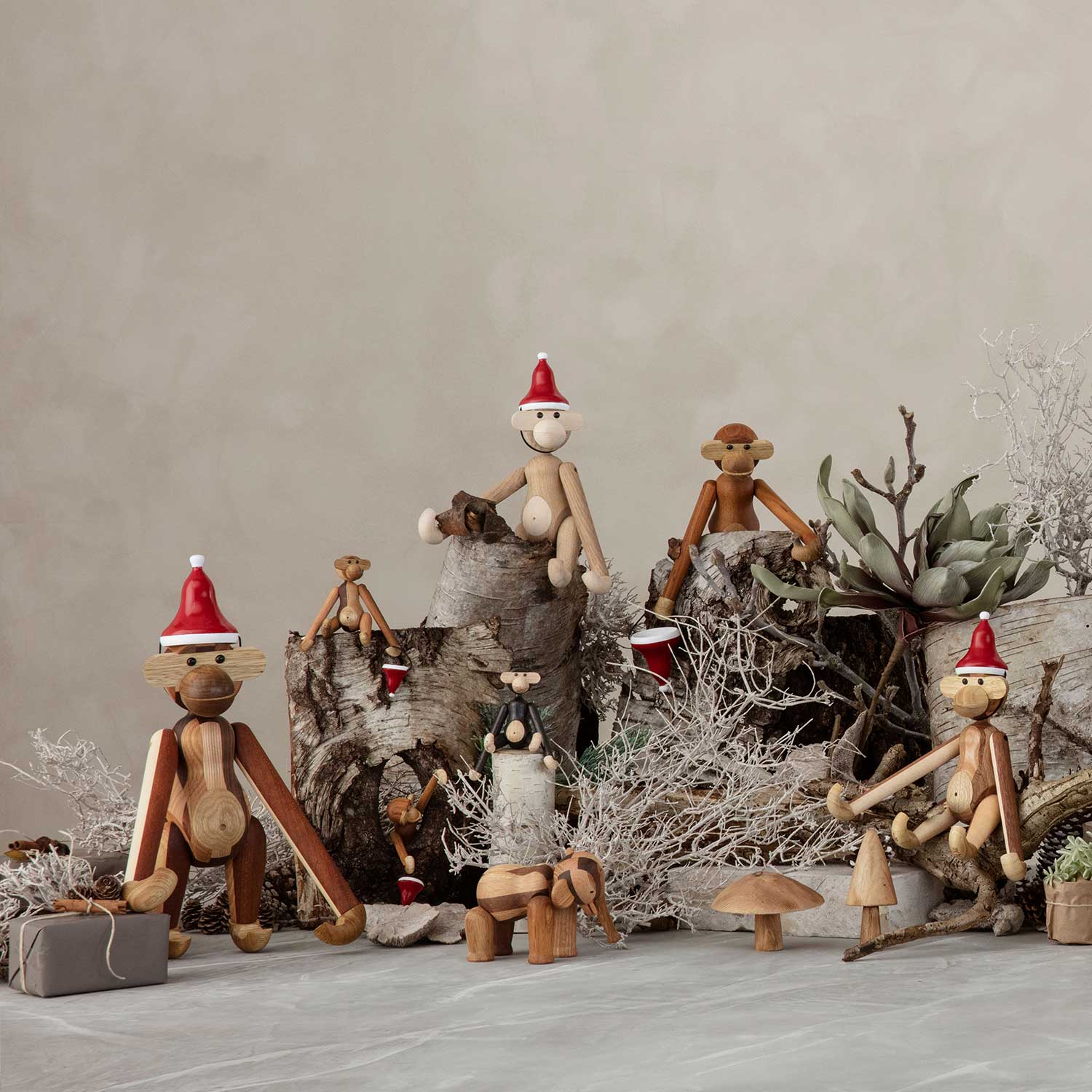 kay bojesen zipfelmuetze tisch schnee 95471