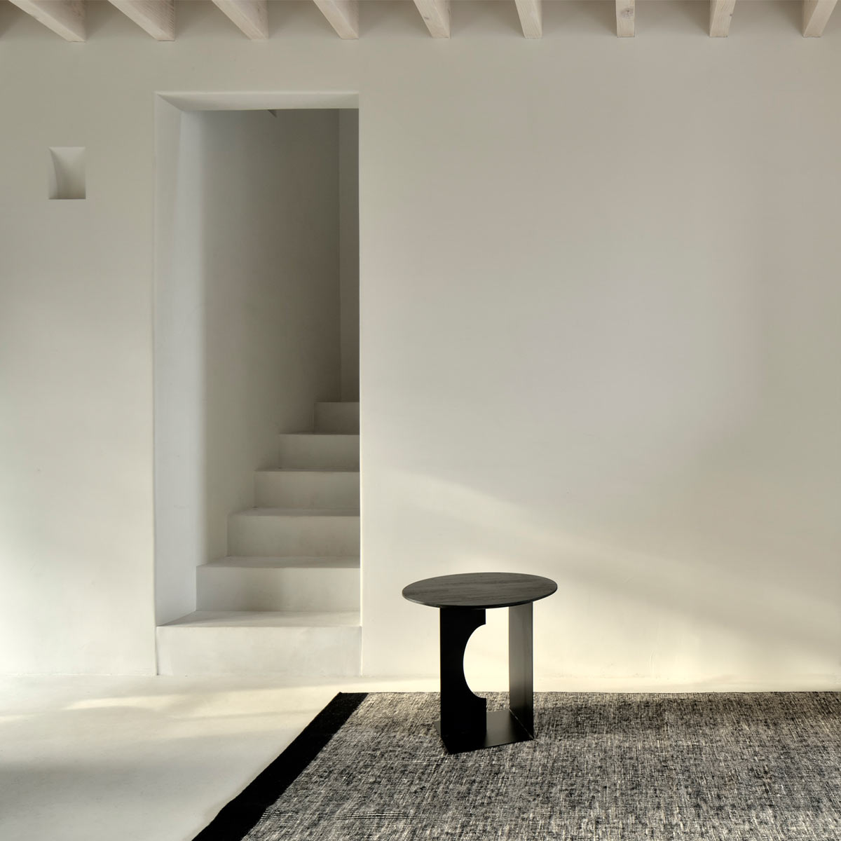 dots teppich ethnicraft lifestyle arc table 87082