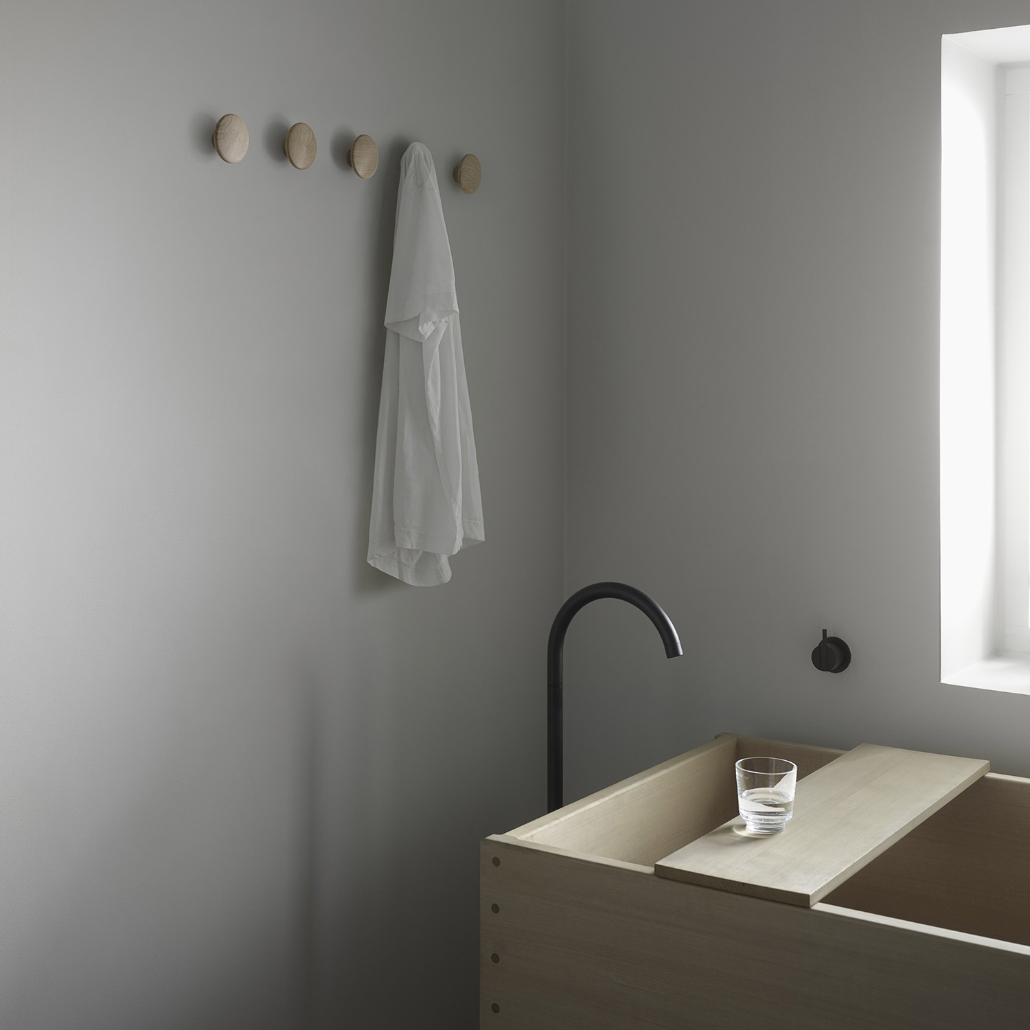 holzknoepfe muuto the dots 82908