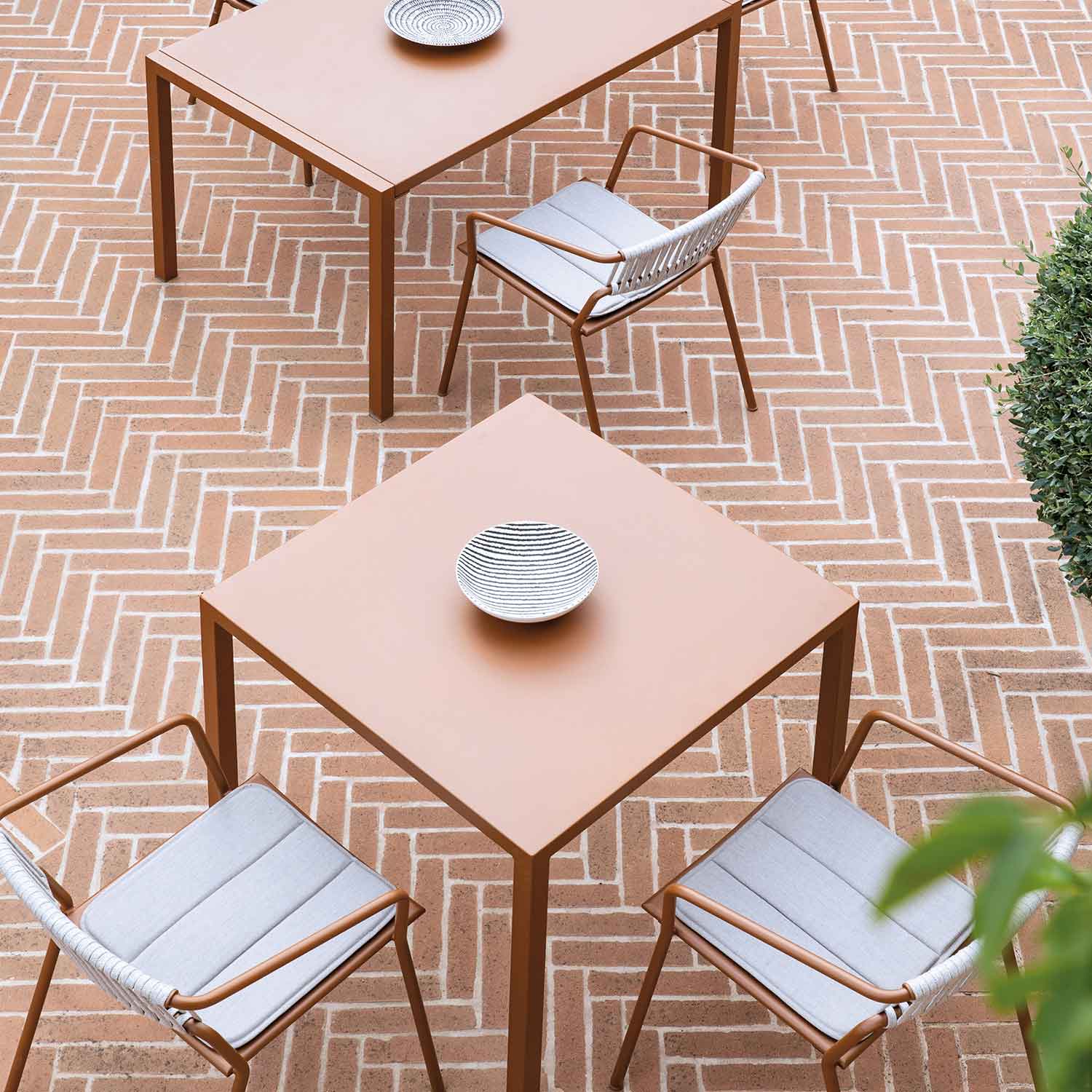 Vermobil - Armlehnstuhl Slot schlamm/schlamm