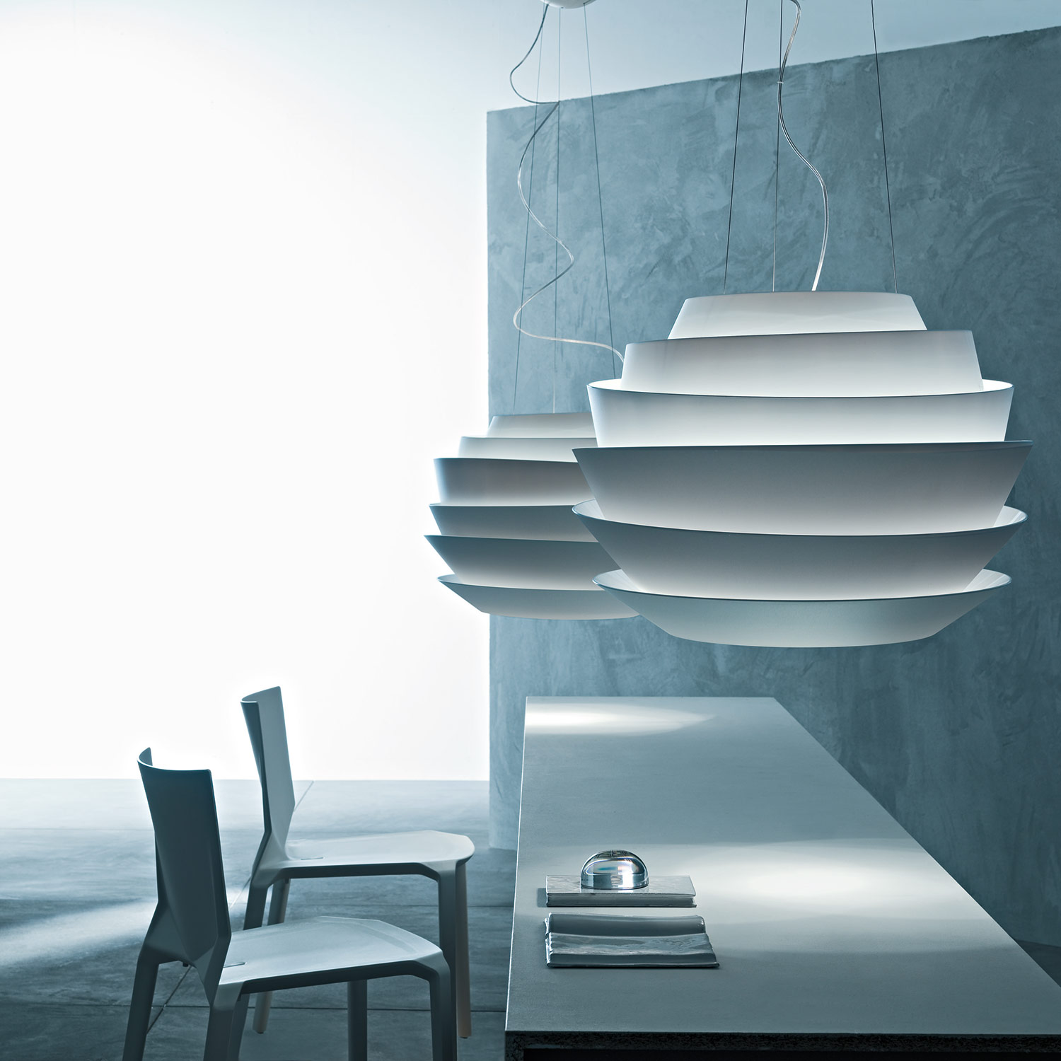 foscarini le soleil pendelleuchte weiss tisch 63522