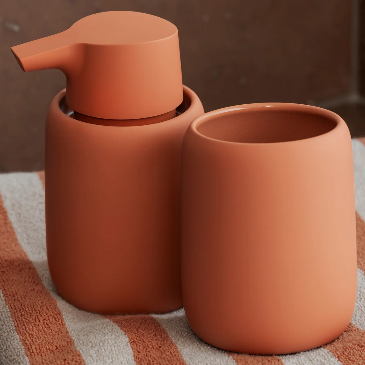 blomus - SONO Zahnputzbecher schwarz