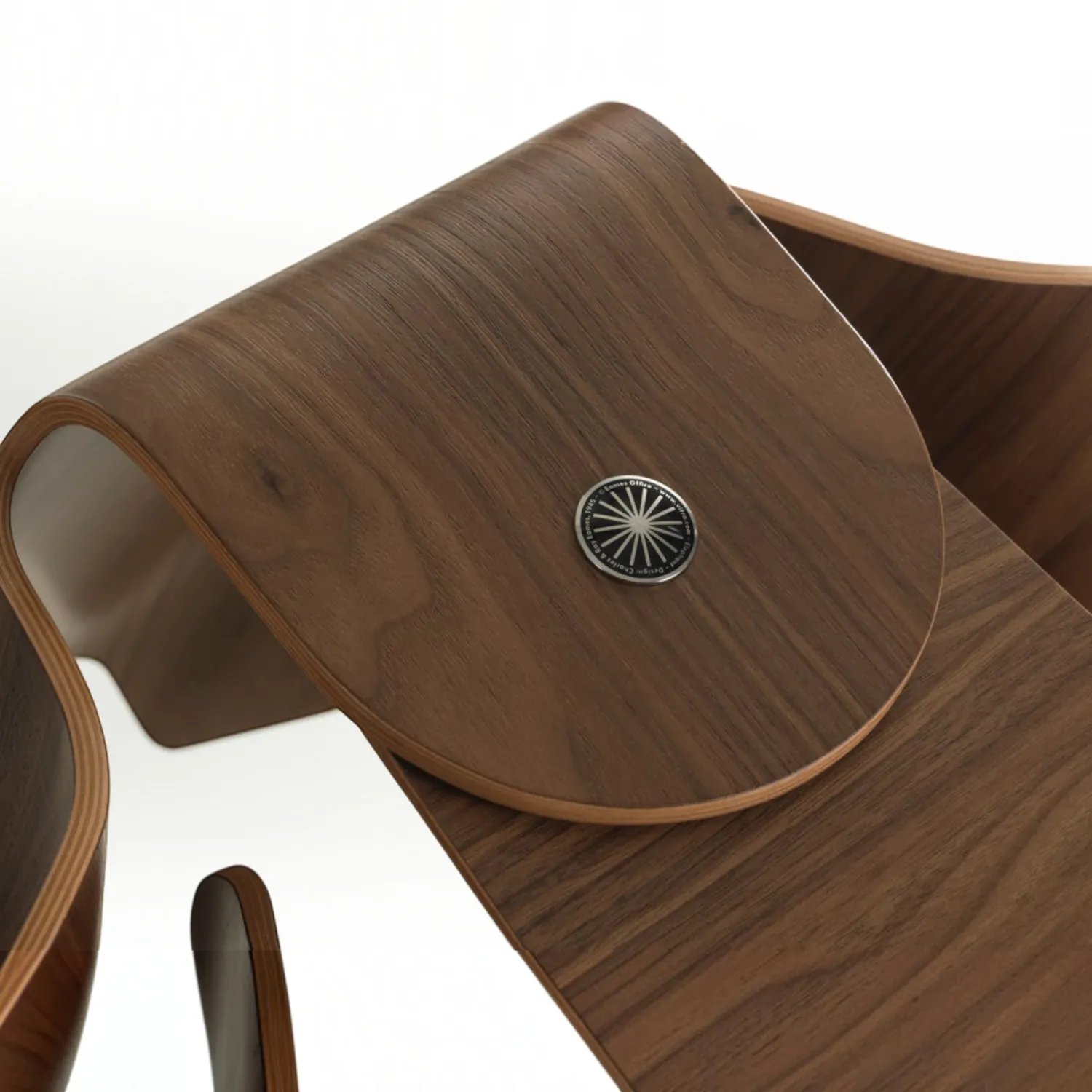 Vitra - Eames Elephant Plywood Nussbaum natur