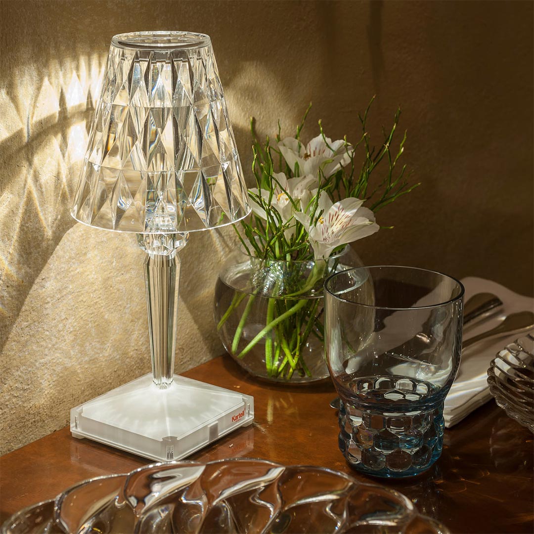 kartell battery tischleuchte klar 71585