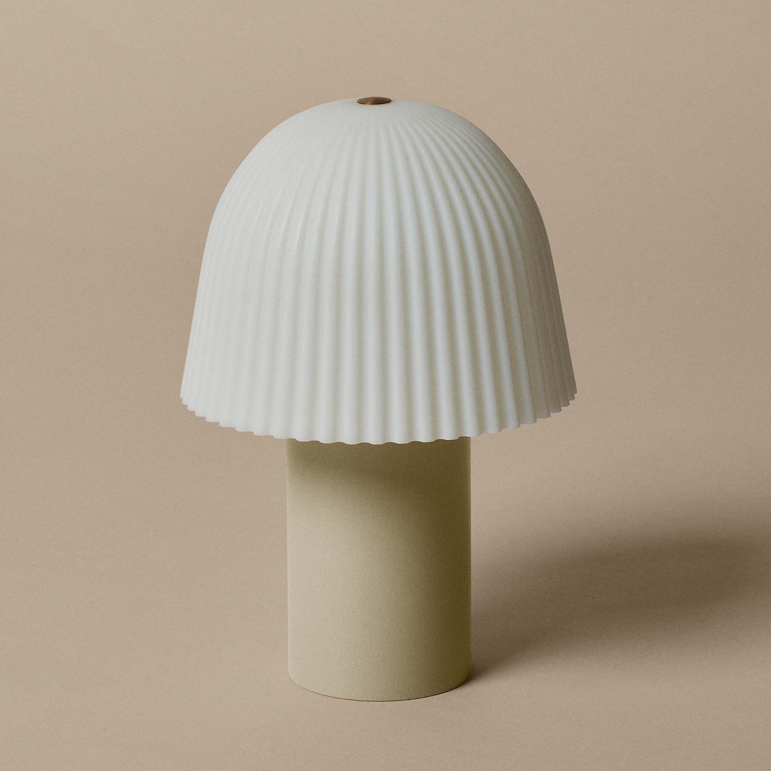 Ferm Living - Frill tragbare Leuchte cashmere/white