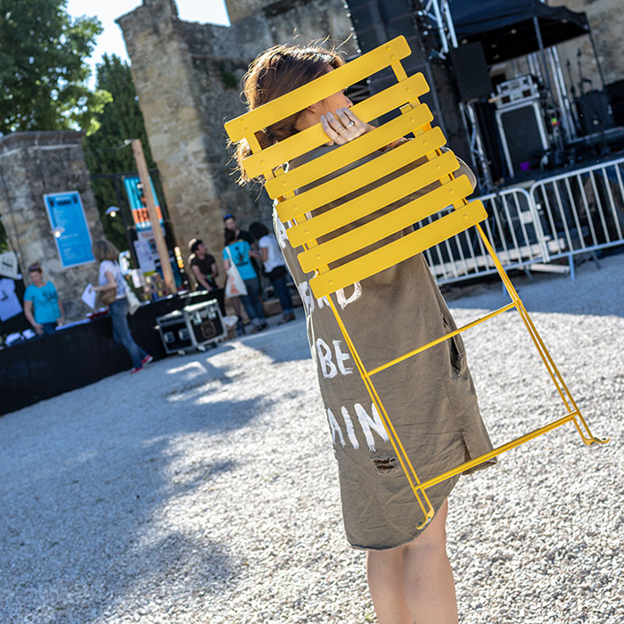 fermob bistro stuhl honig zusammengeklappt 52834