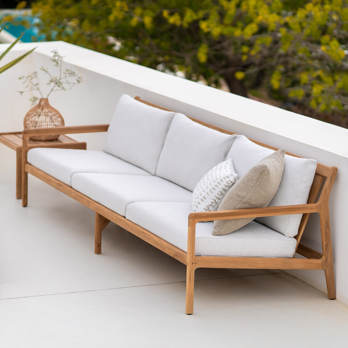 ethnicraft 10110252 lifestyle closeup 85773