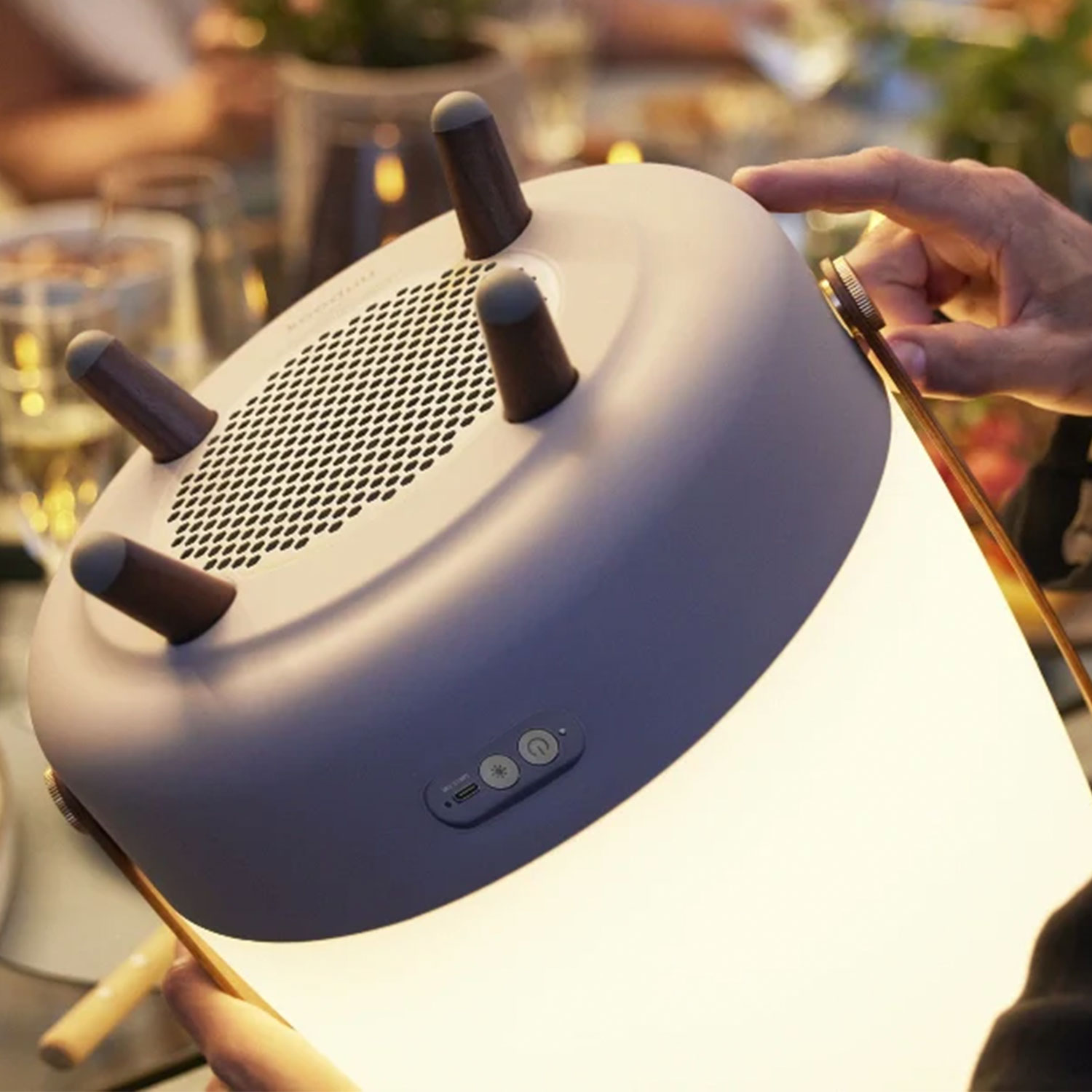 Kooduu - Lite-up Play Lautsprecherlampe sand