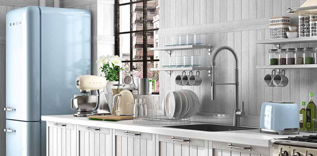 SMEG Toaster in pastellblau mit SMEG Kühlschrank