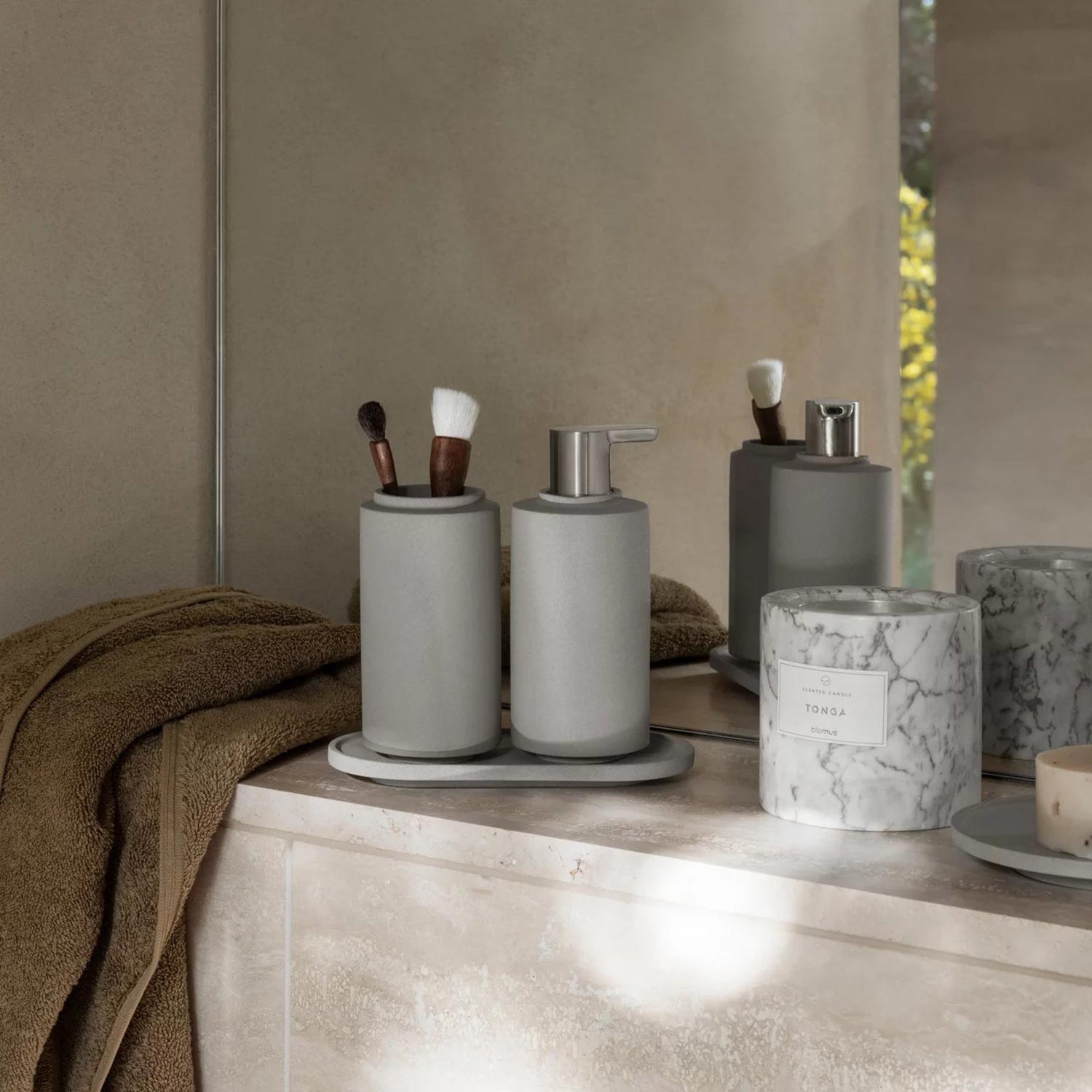 blomus CRETO Ablageschale micro chip 65497 auf Ablage im Bad 104895