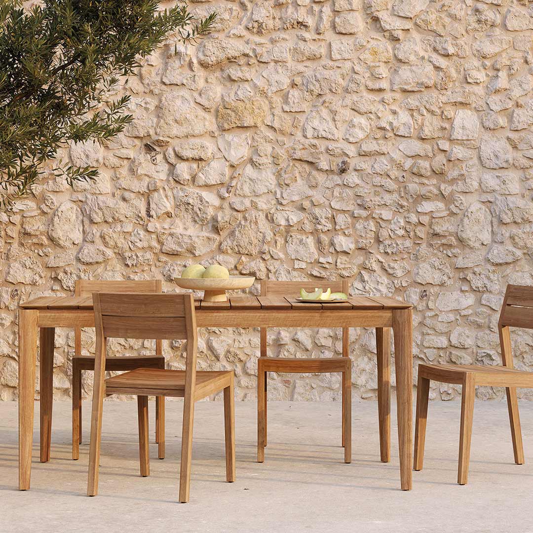 ethnicraft bok tisch fuer draussen ambiente steinwandjpg 84276