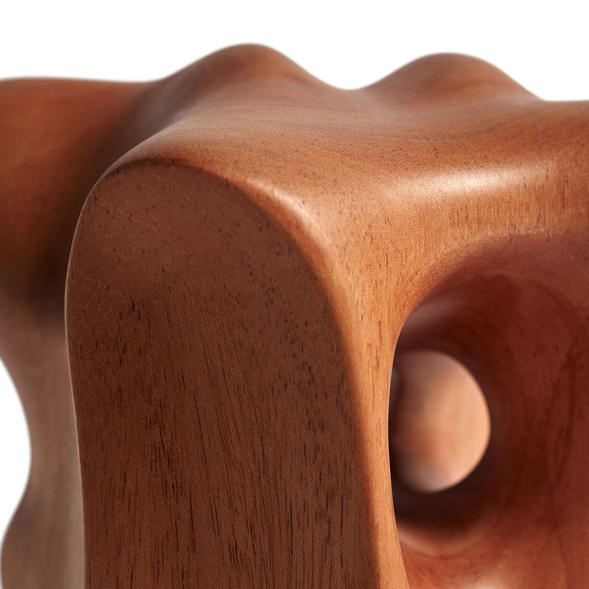 29703 mahagoni ethnicraft close up oben freisteller 86428