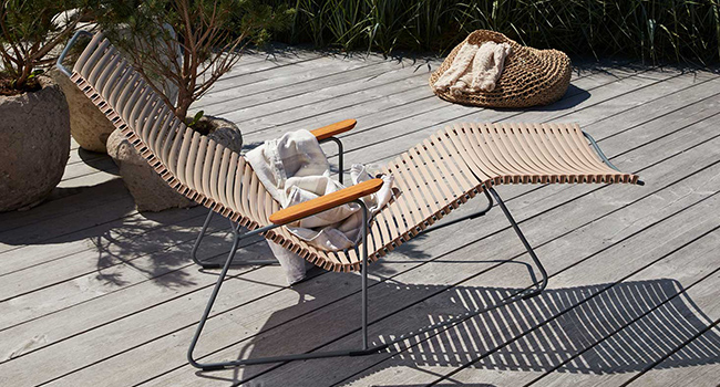HOUE Gartenmöbel Click Sunrocker Liegestuhl auf Terrasse