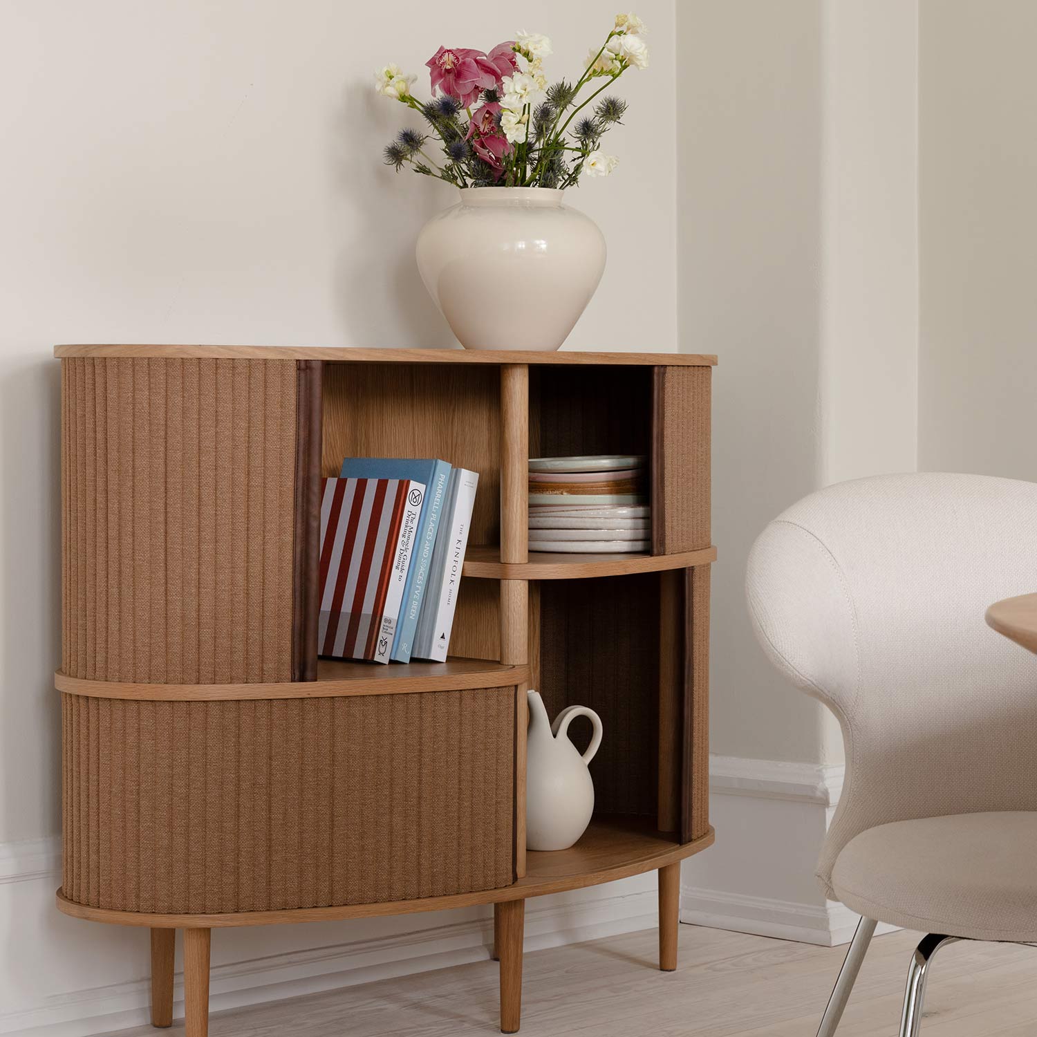 umage audacious highboard sugar brown esszimmer close up 92383