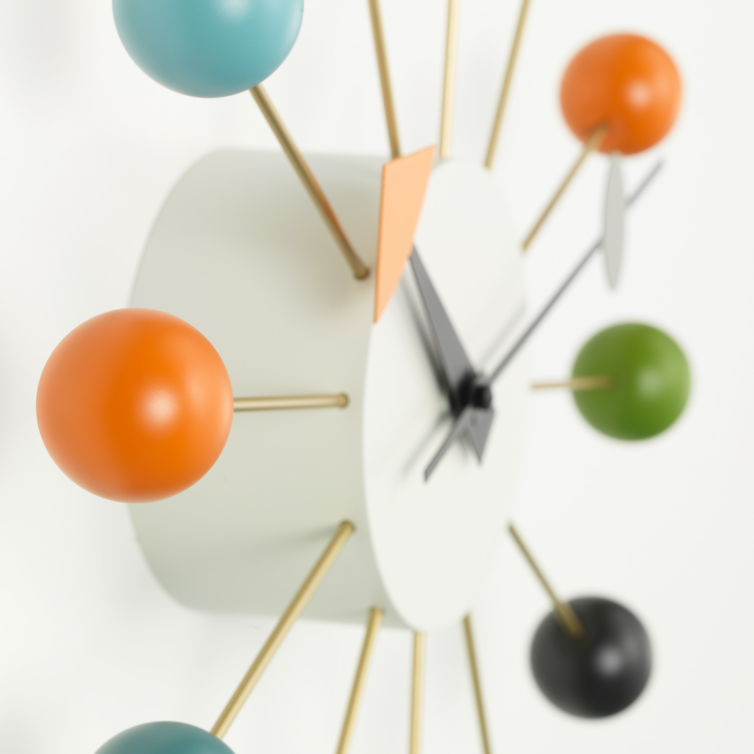 vitra Ball Clock mehrfarbig 2